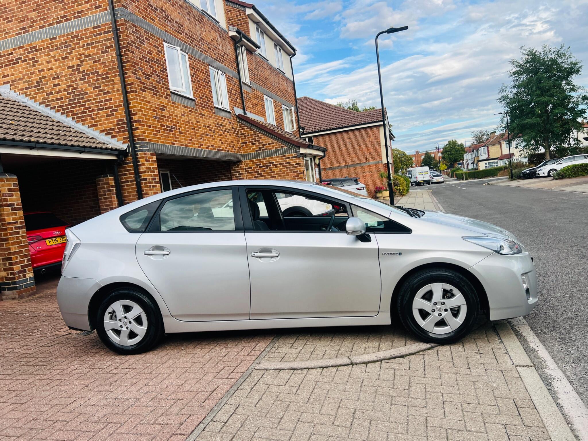 Toyota Prius view 26
