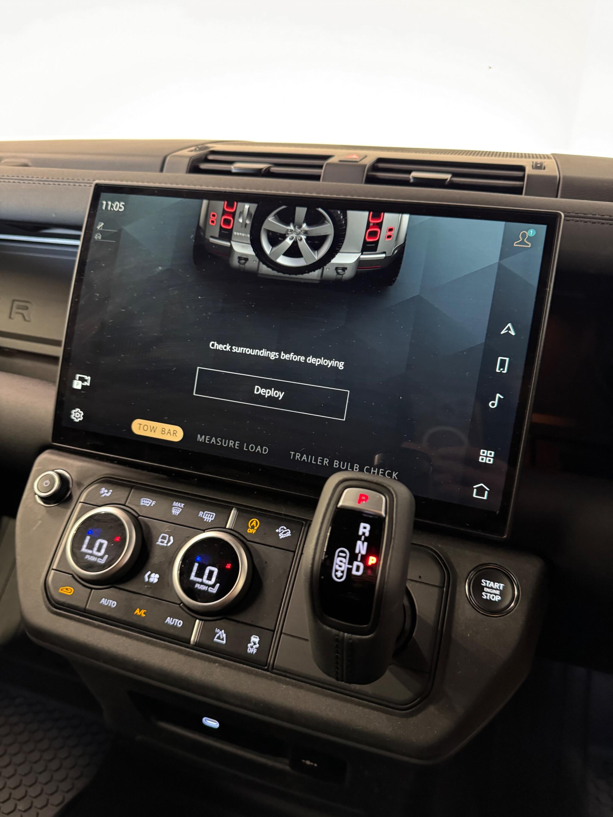 Land Rover Defender view 24