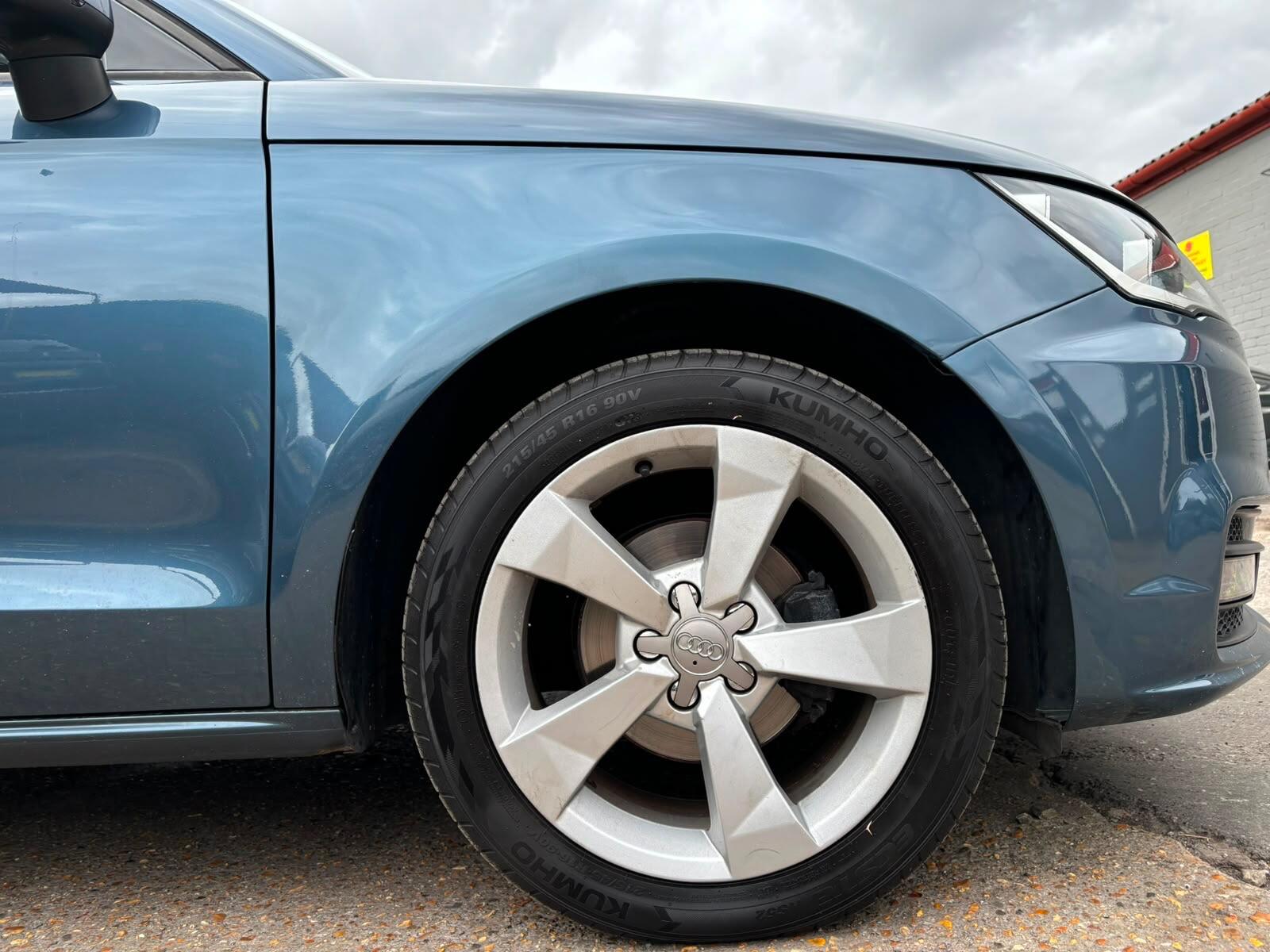 Audi A1 view 24