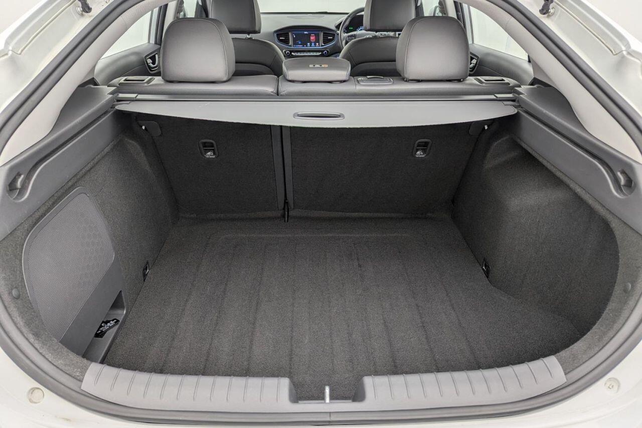 Hyundai IONIQ view 20
