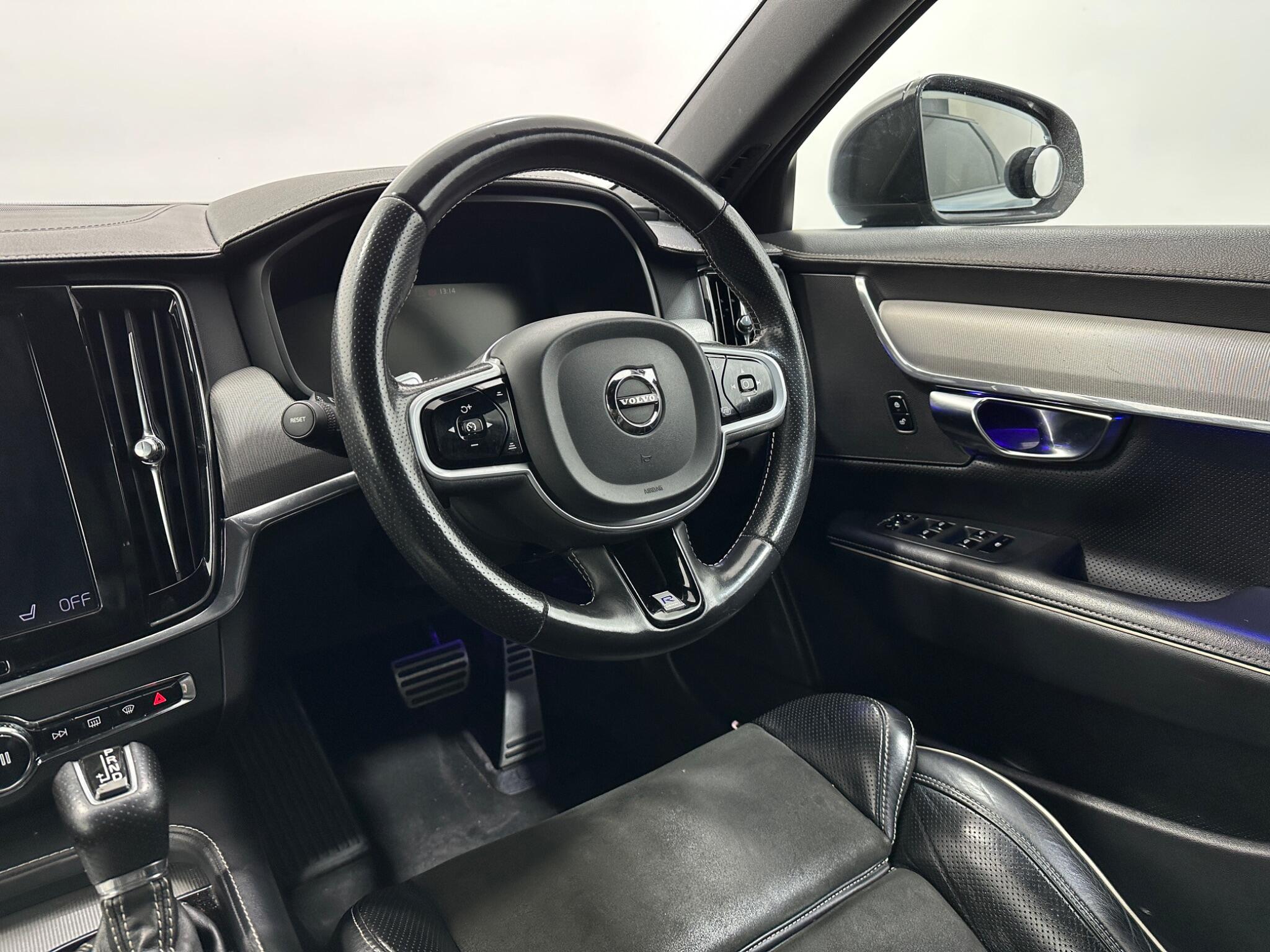 Volvo S90 view 12