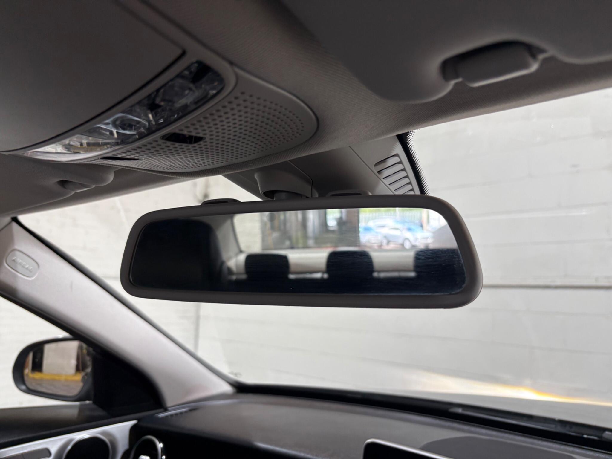 Mercedes-Benz C Class view 13