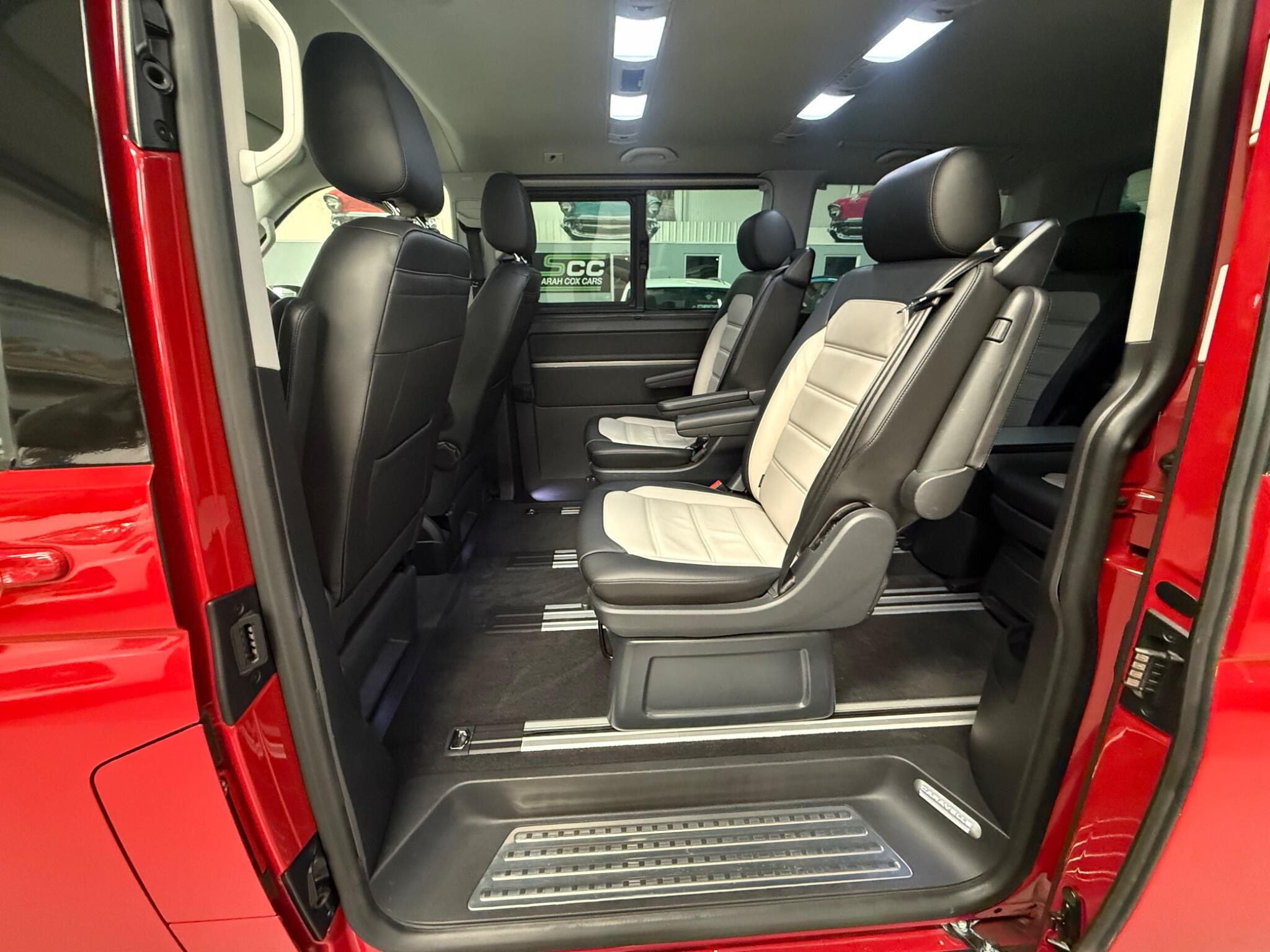 Volkswagen Caravelle view 13