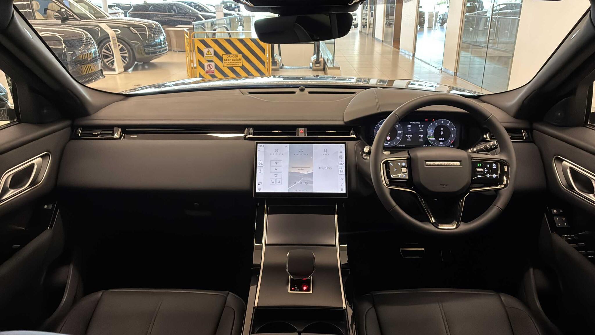 Land Rover Range Rover Velar view 9