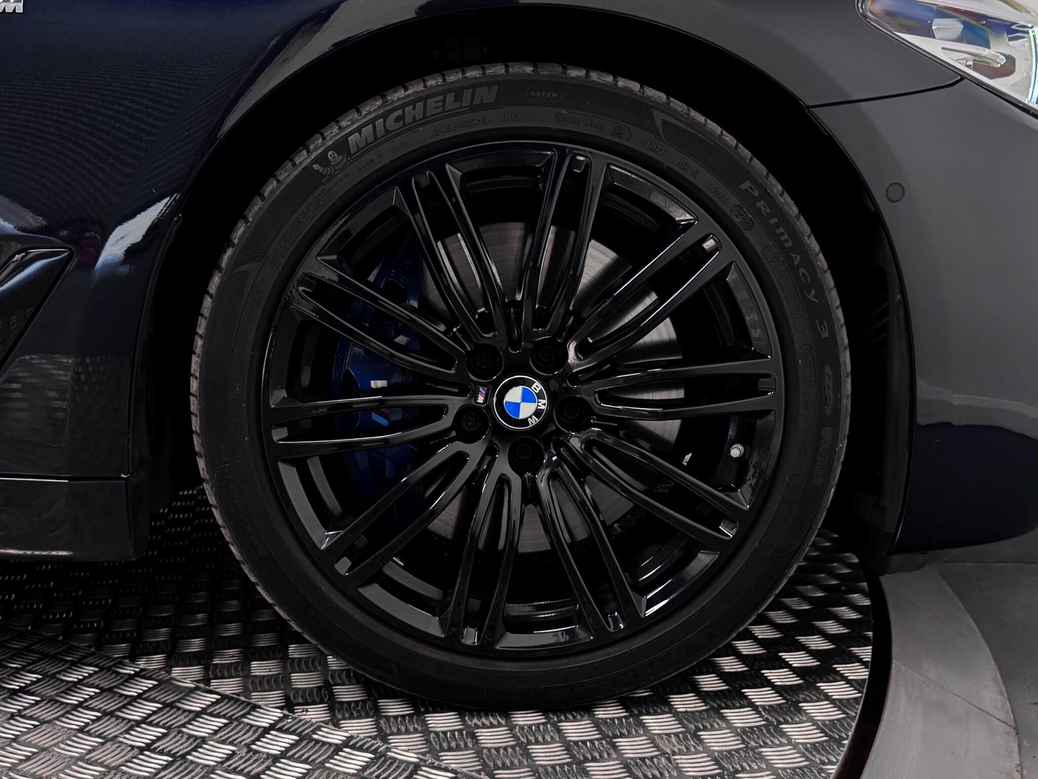 BMW 5 Series view 58