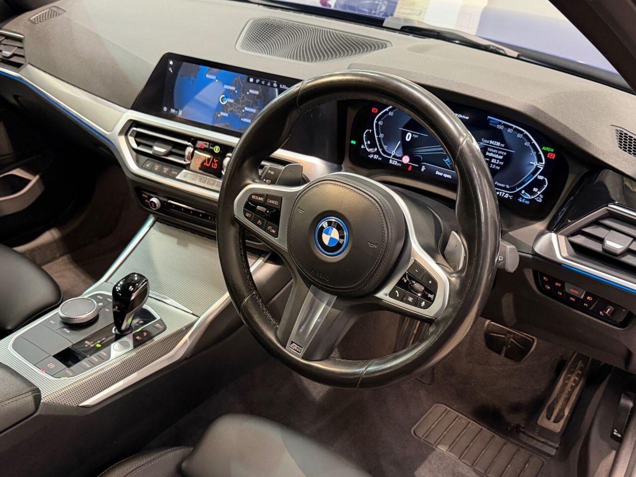BMW 3 Series view 16