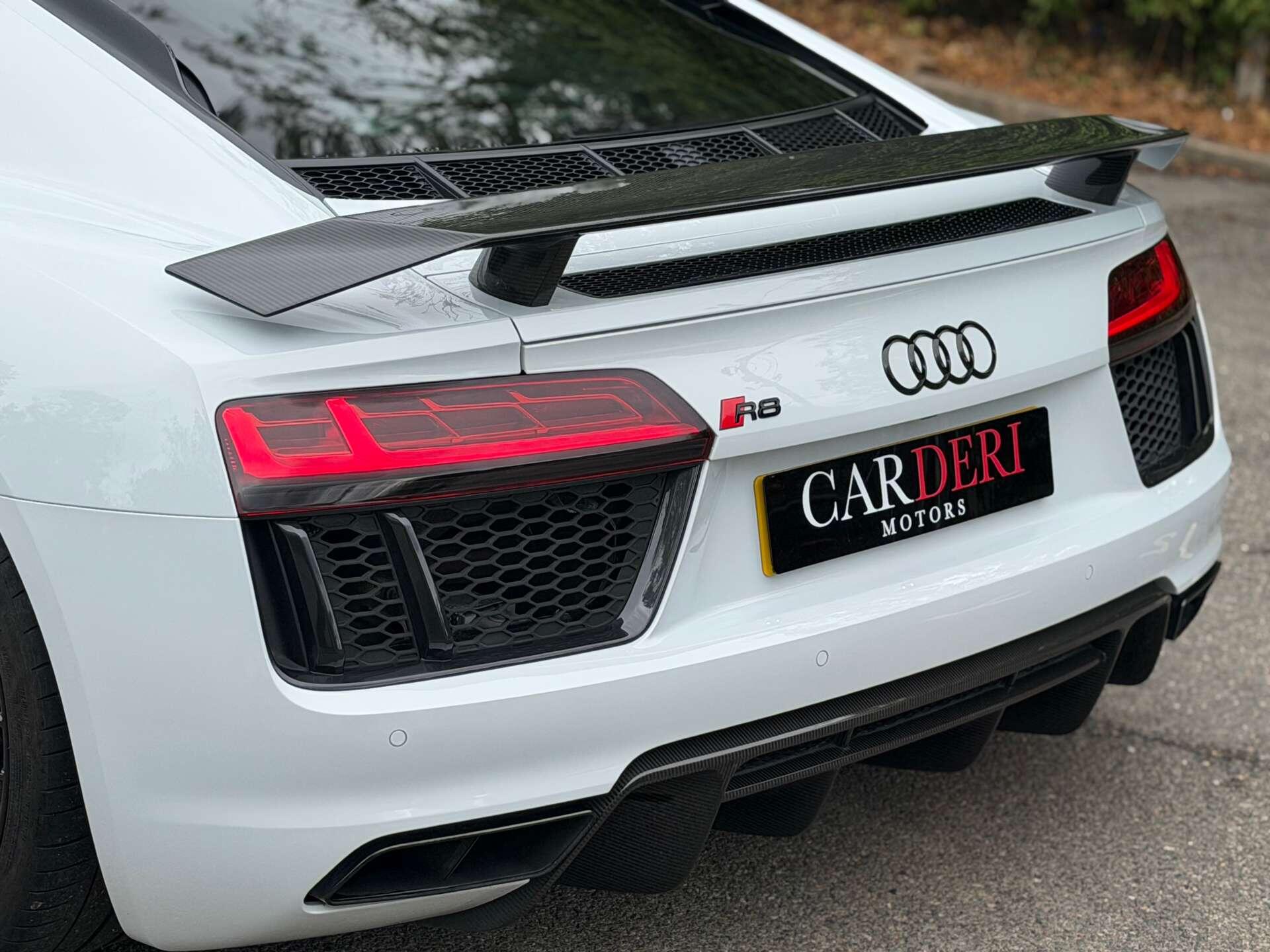 Audi R8 view 21