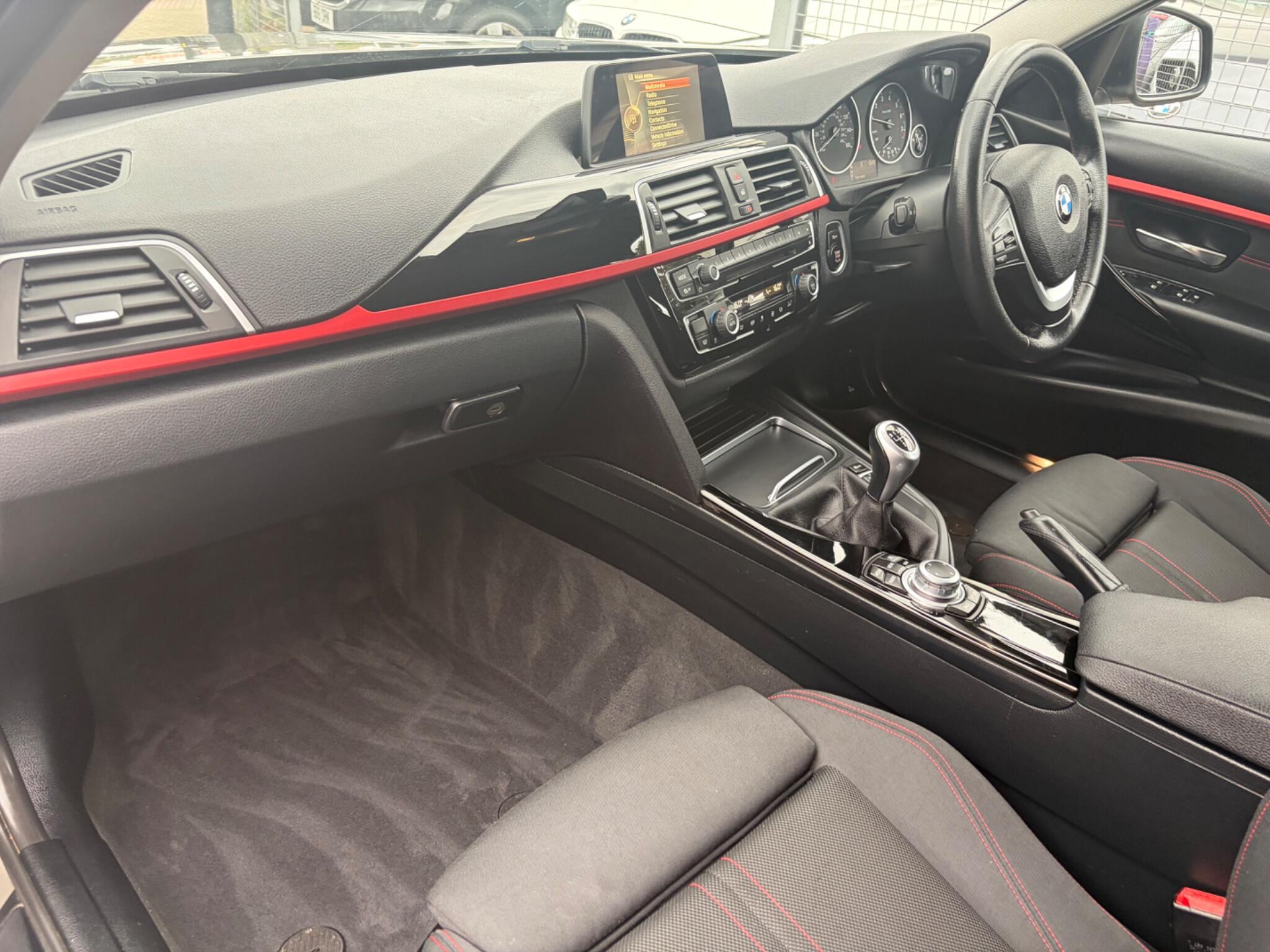 BMW 3 Series view 82