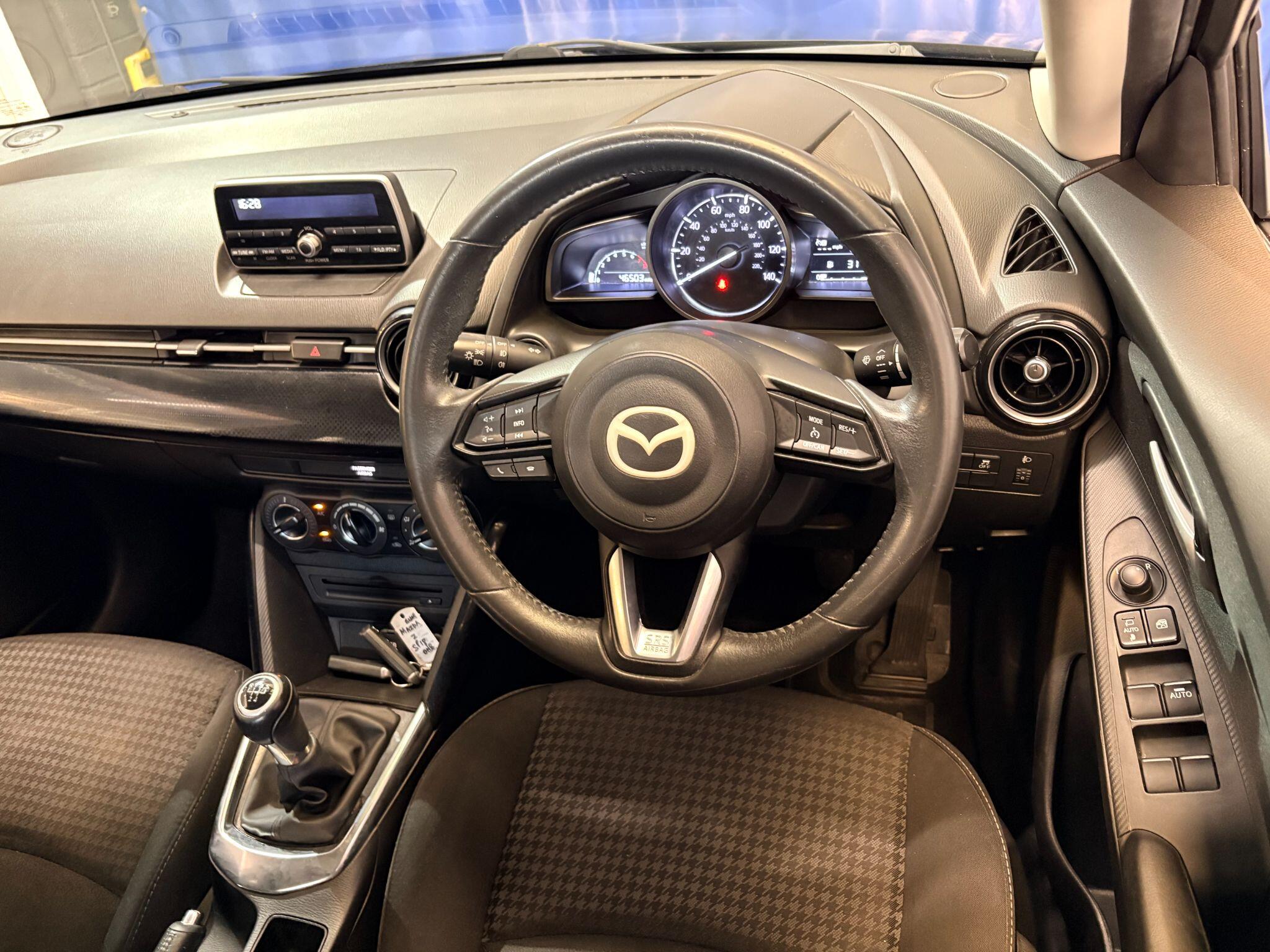 Mazda Mazda2 view 22