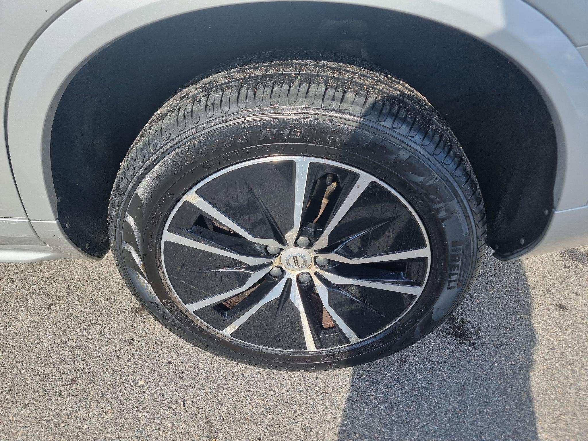 Volvo XC90 view 12