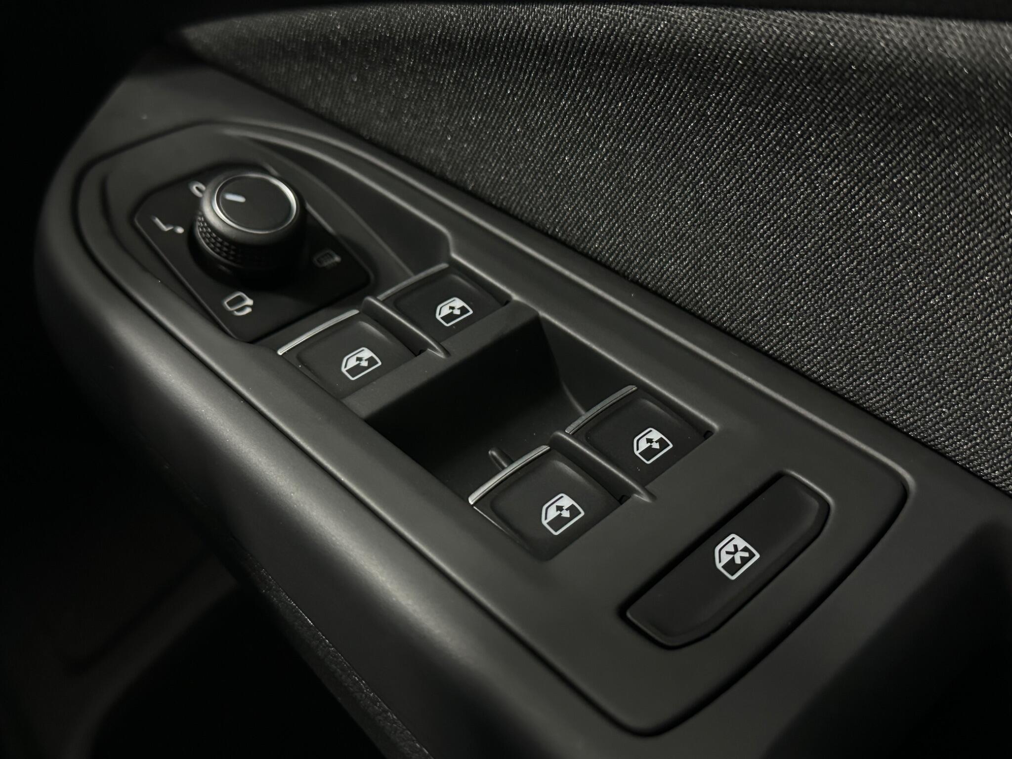 Volkswagen Golf view 18