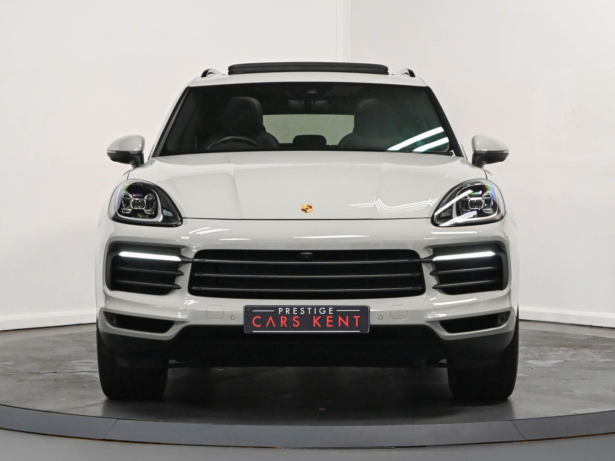 Porsche Cayenne view 23