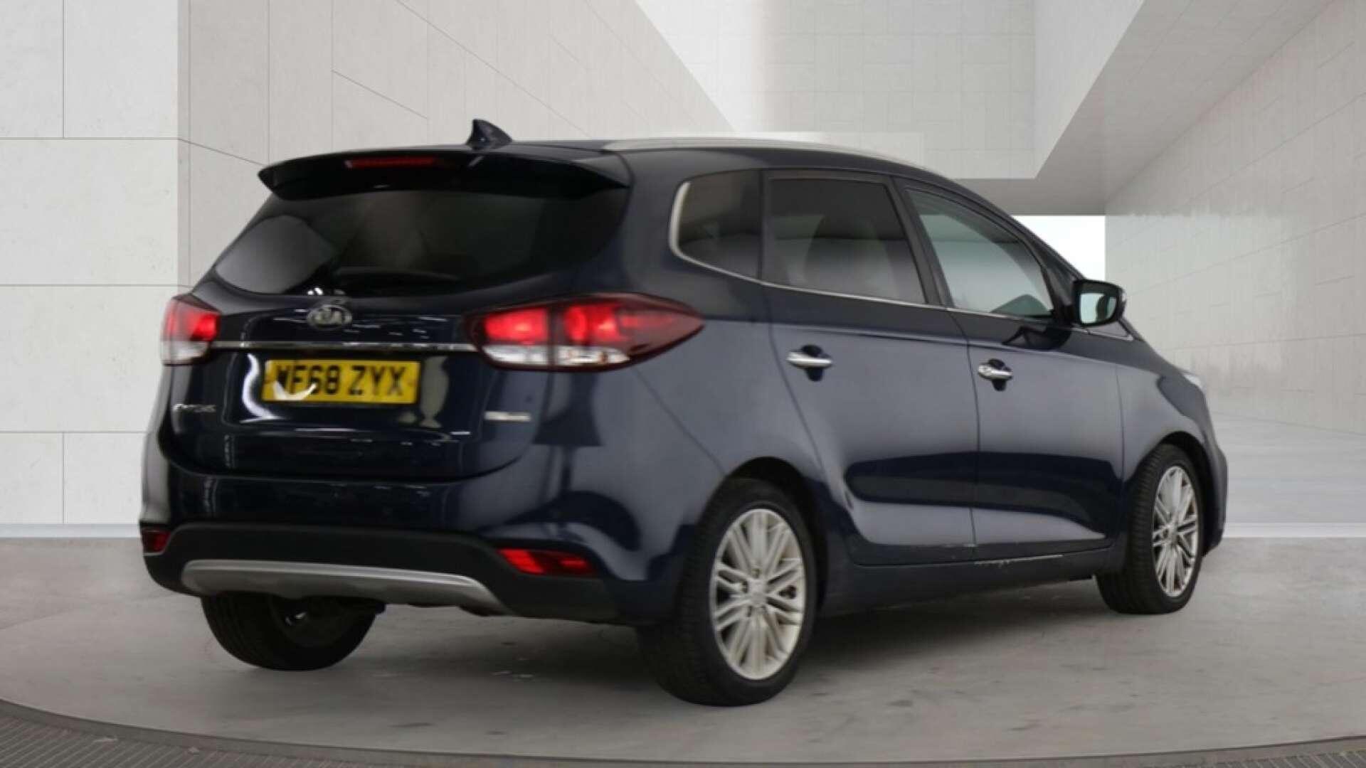 Kia Carens view 10