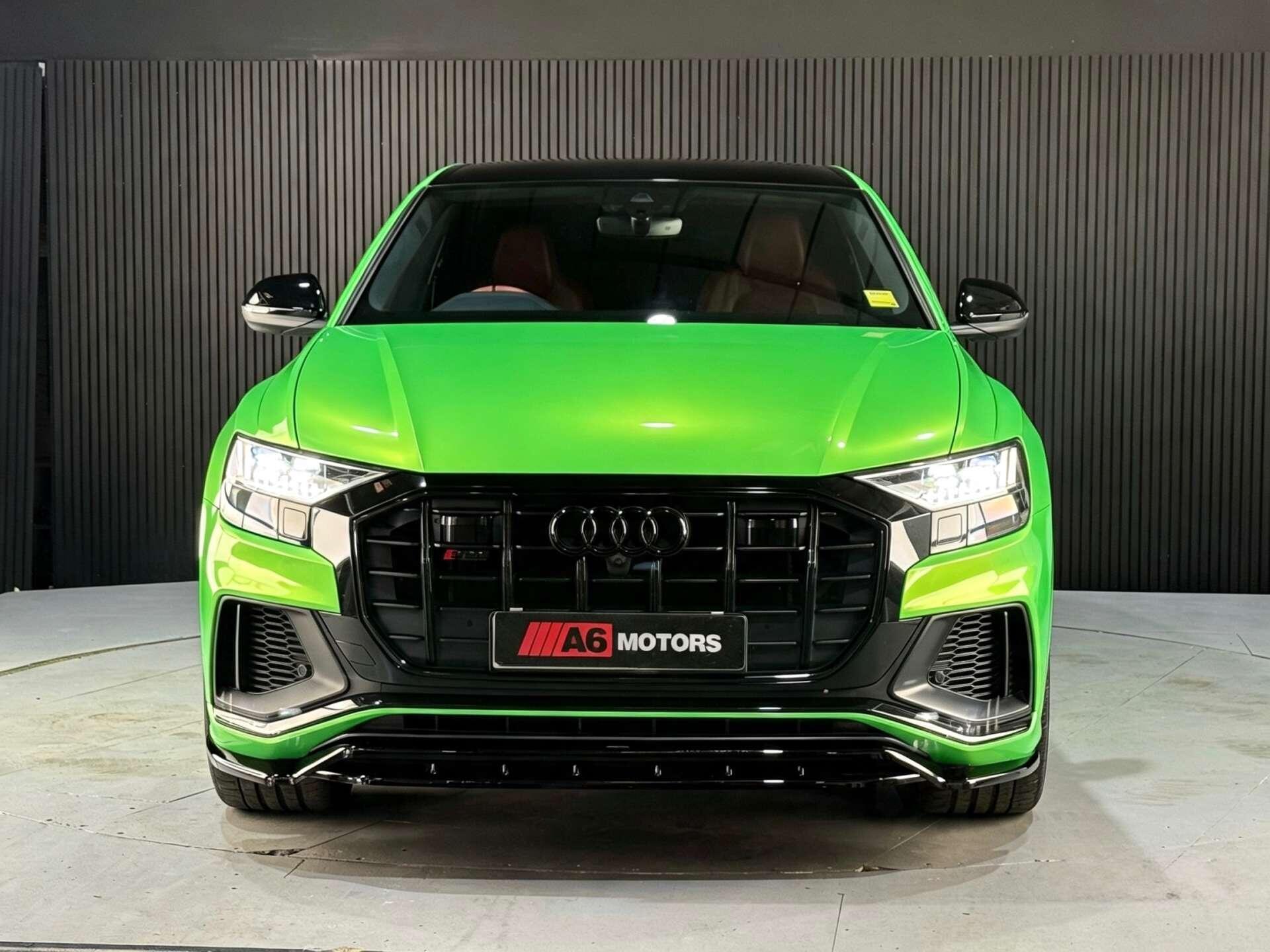 Audi SQ8 view 9