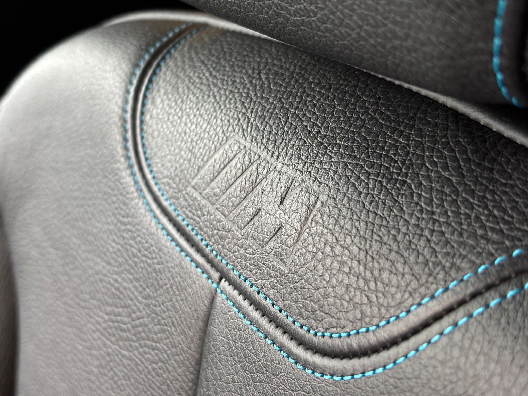 BMW M2 view 16