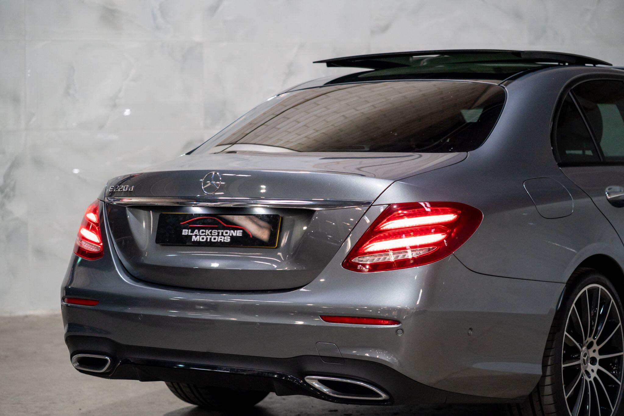 Mercedes-Benz E-Class view 44