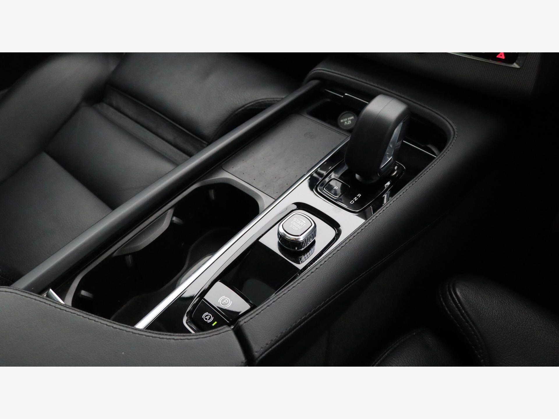 Volvo XC90 view 27