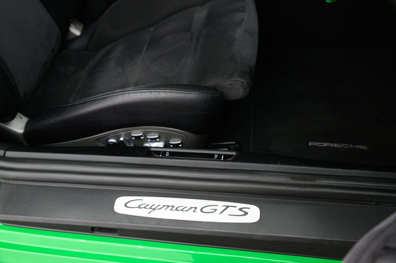 Porsche Cayman view 26