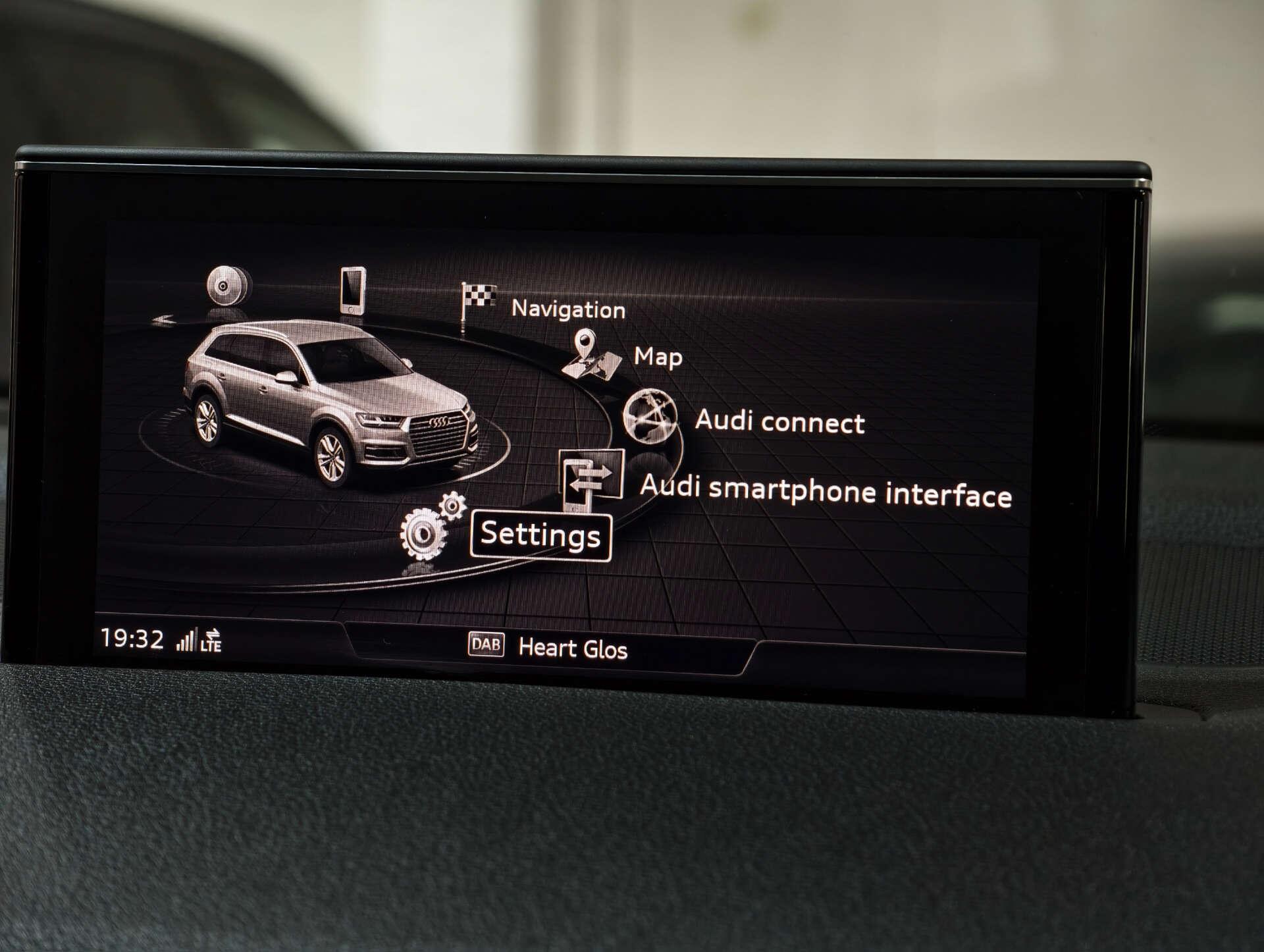 Audi Q7 view 50