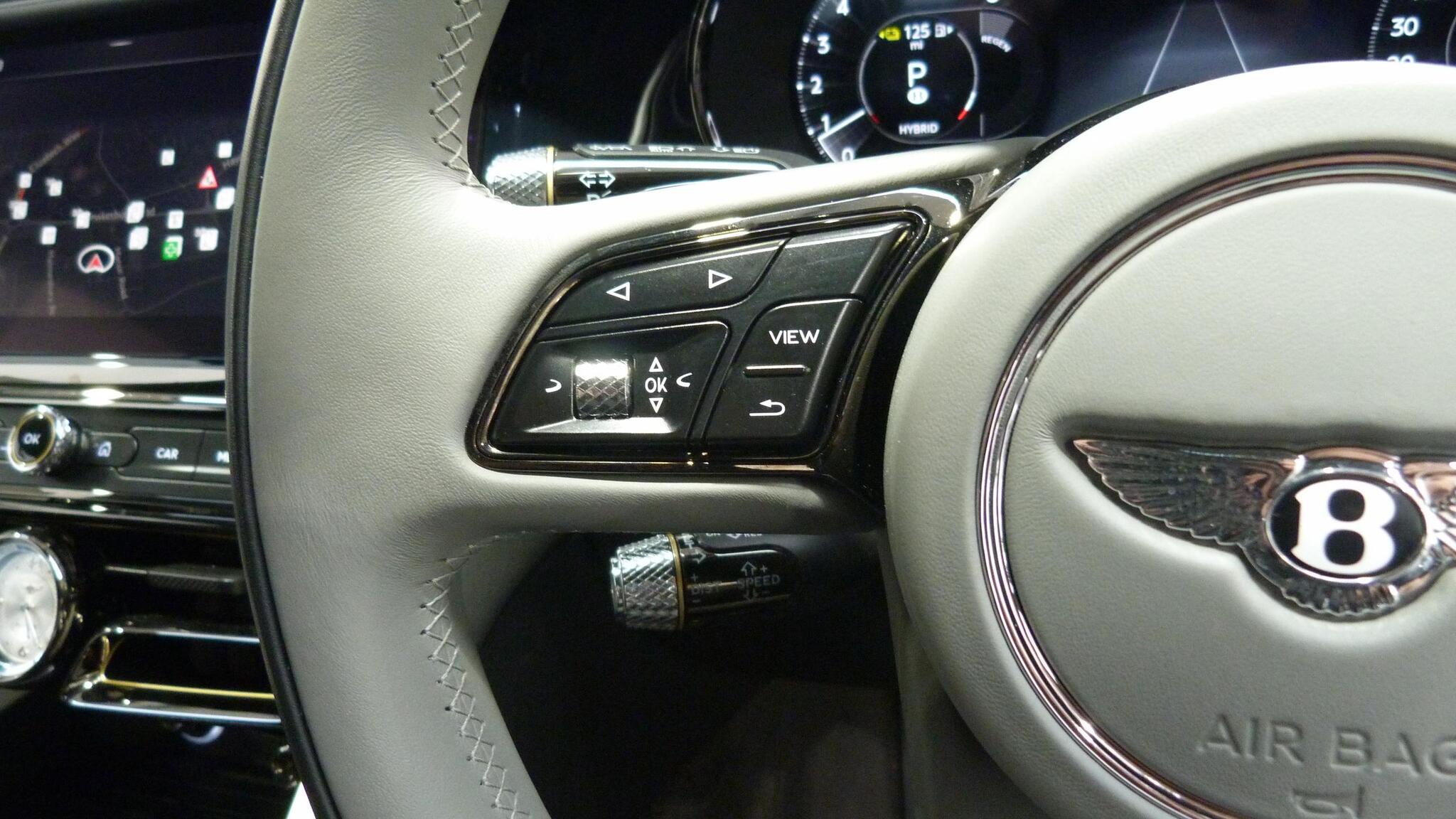 Bentley Flying Spur view 32