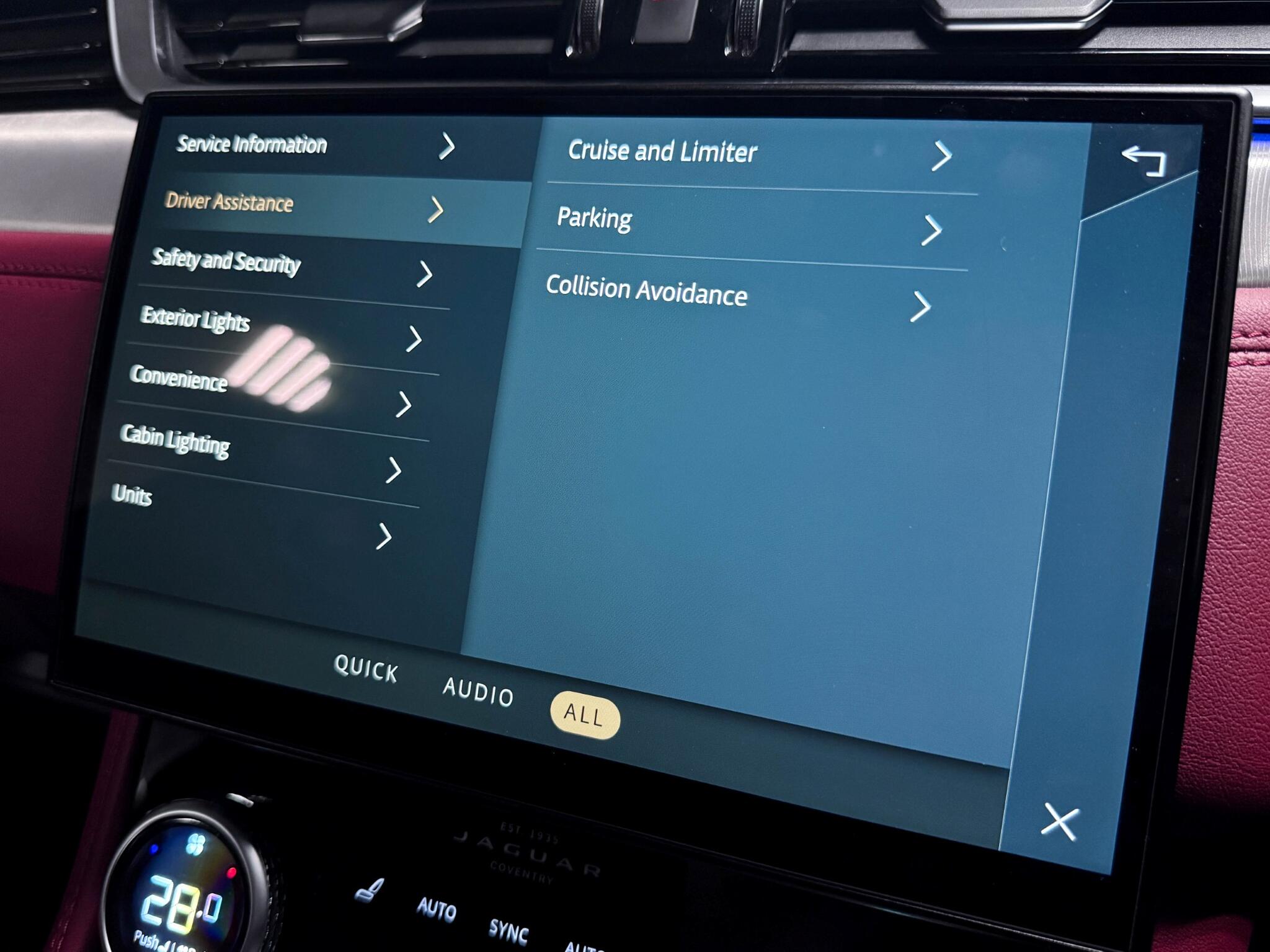 Jaguar F-Pace view 60