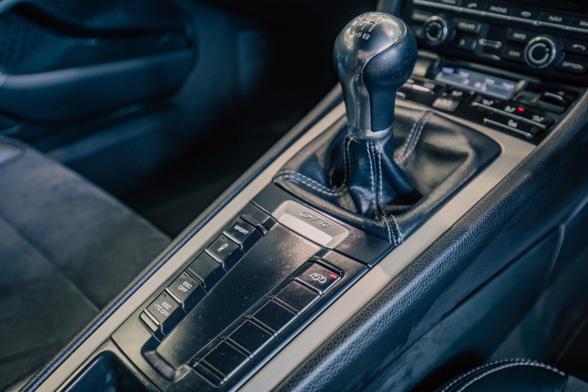 Porsche Cayman view 28