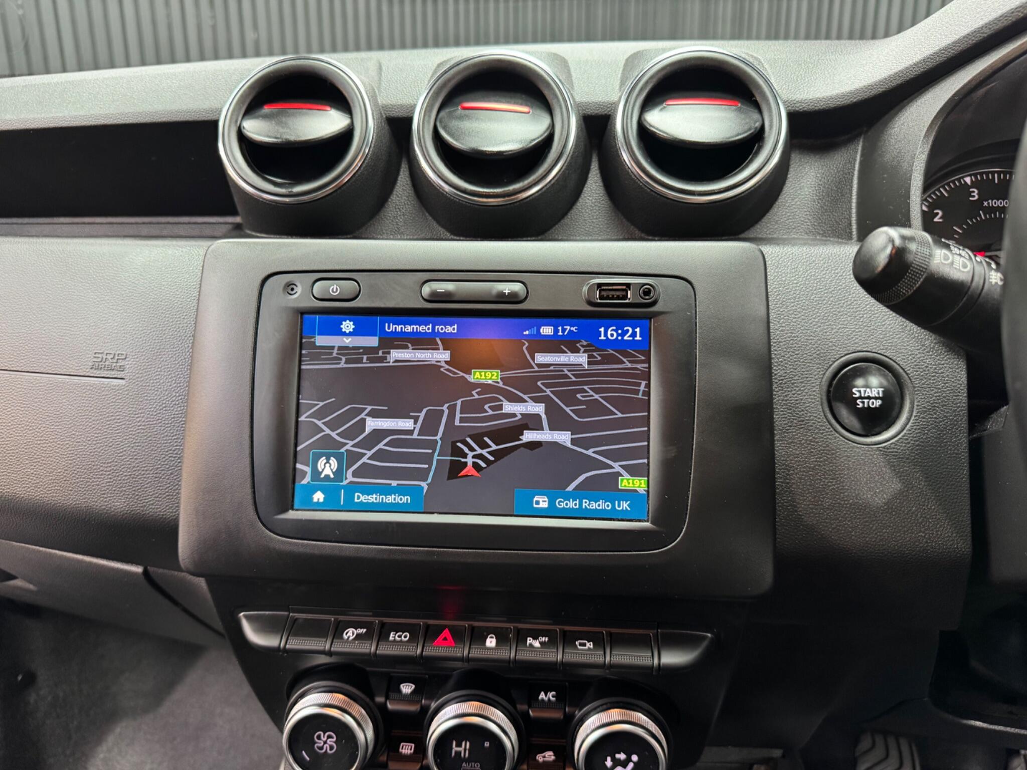 Dacia Duster view 35