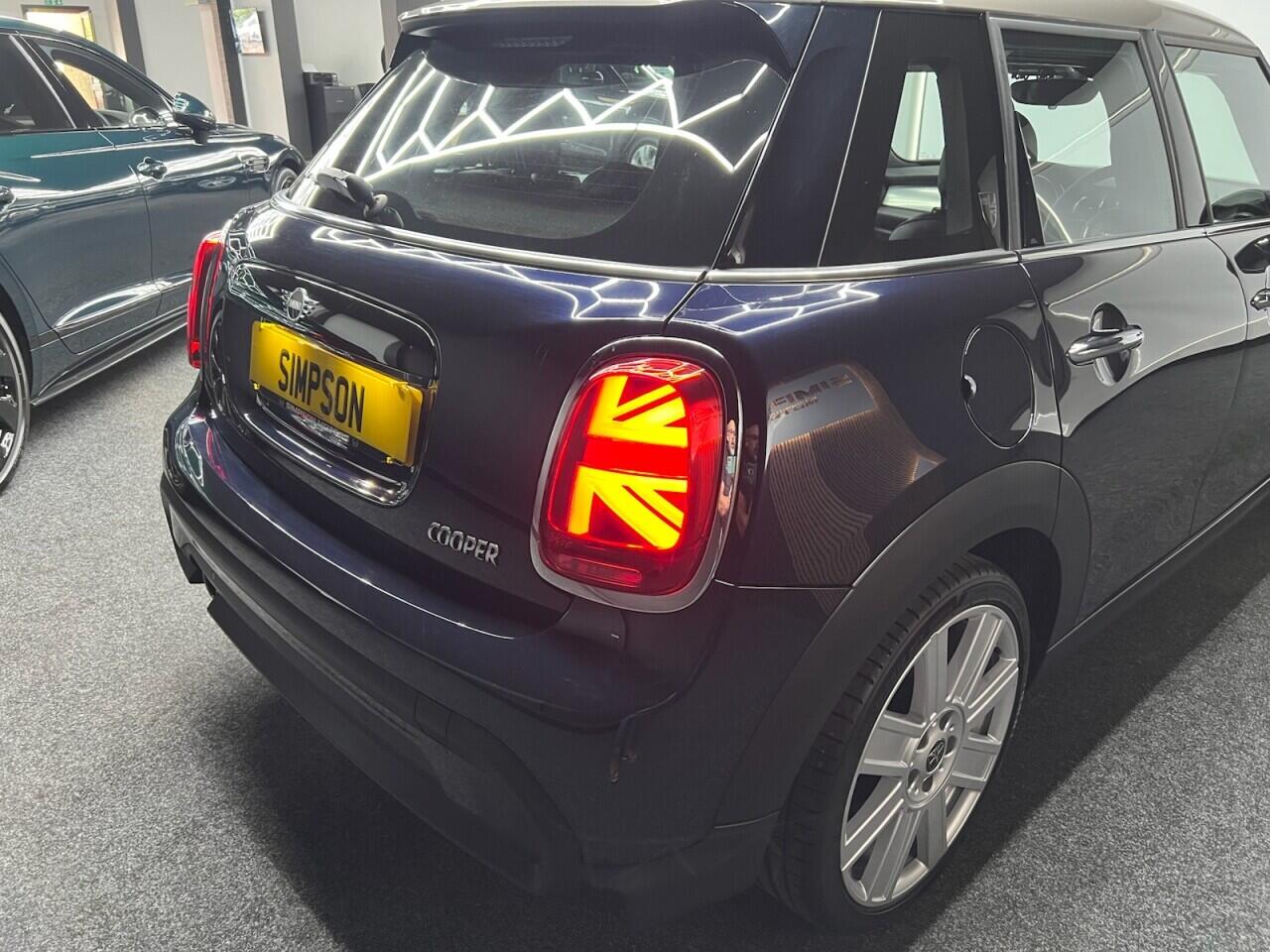 Mini Hatch view 11