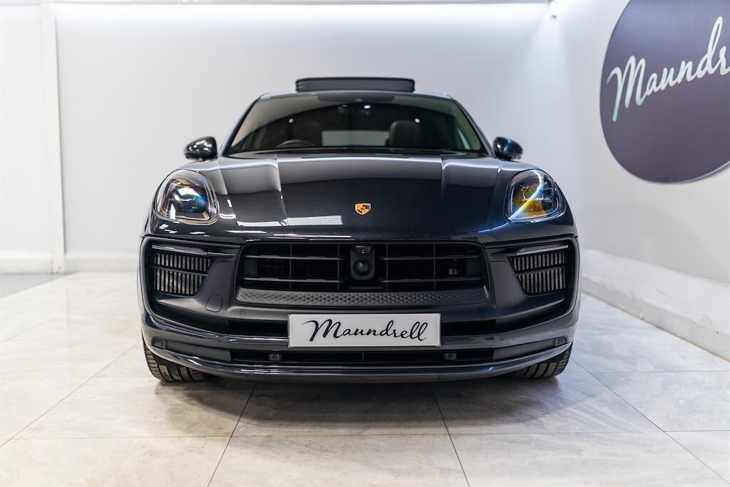 Porsche Macan view 5