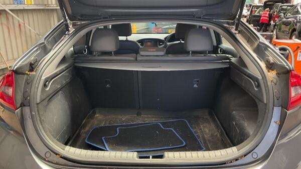 Hyundai Ioniq view 29