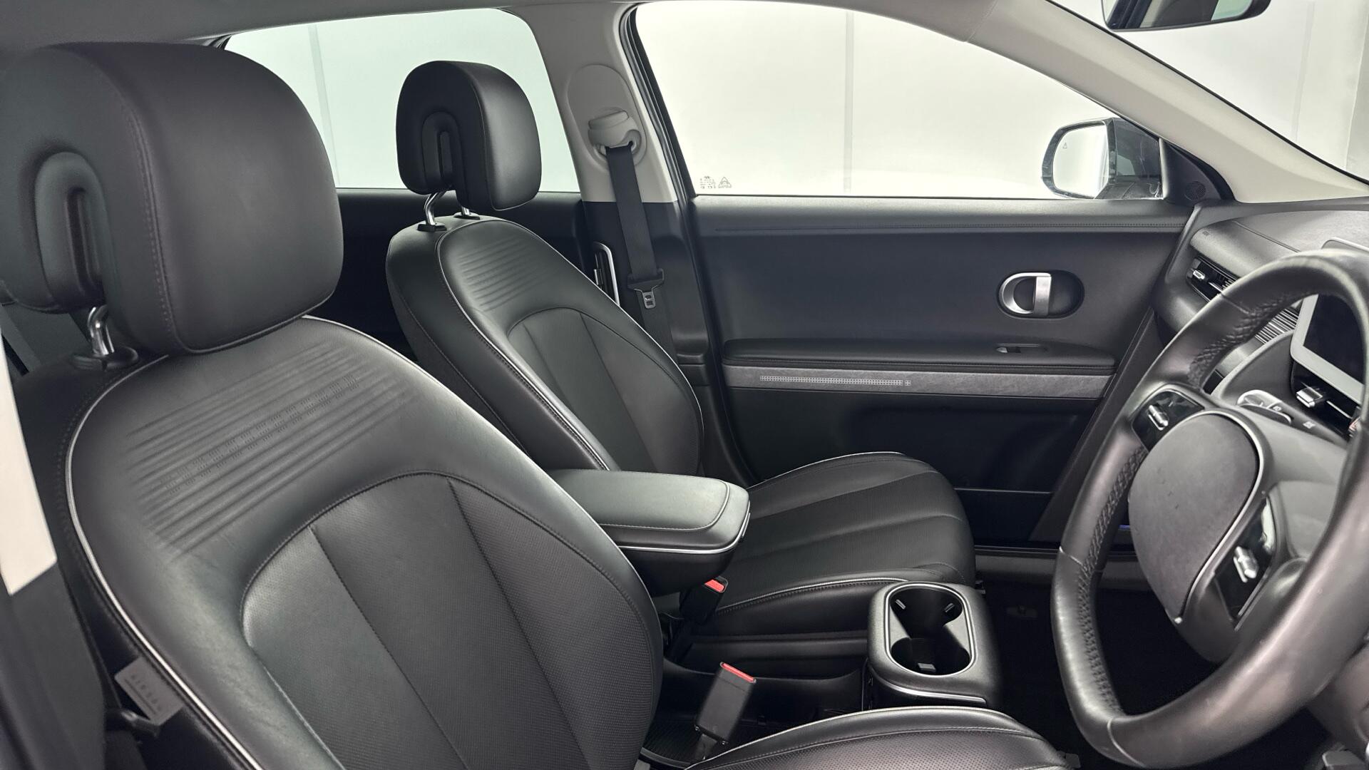 Hyundai Ioniq 5 view 16