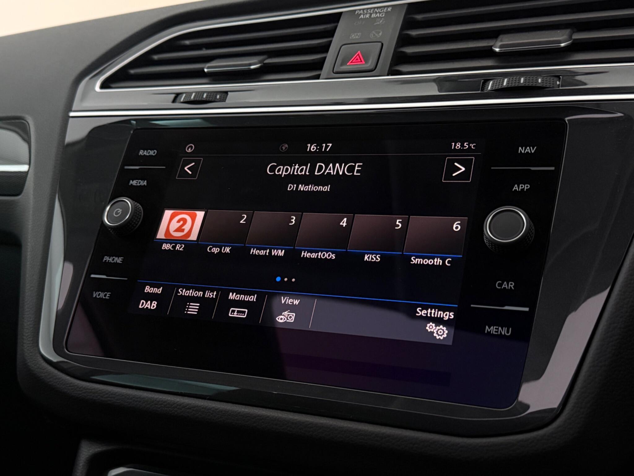 Volkswagen Tiguan view 24