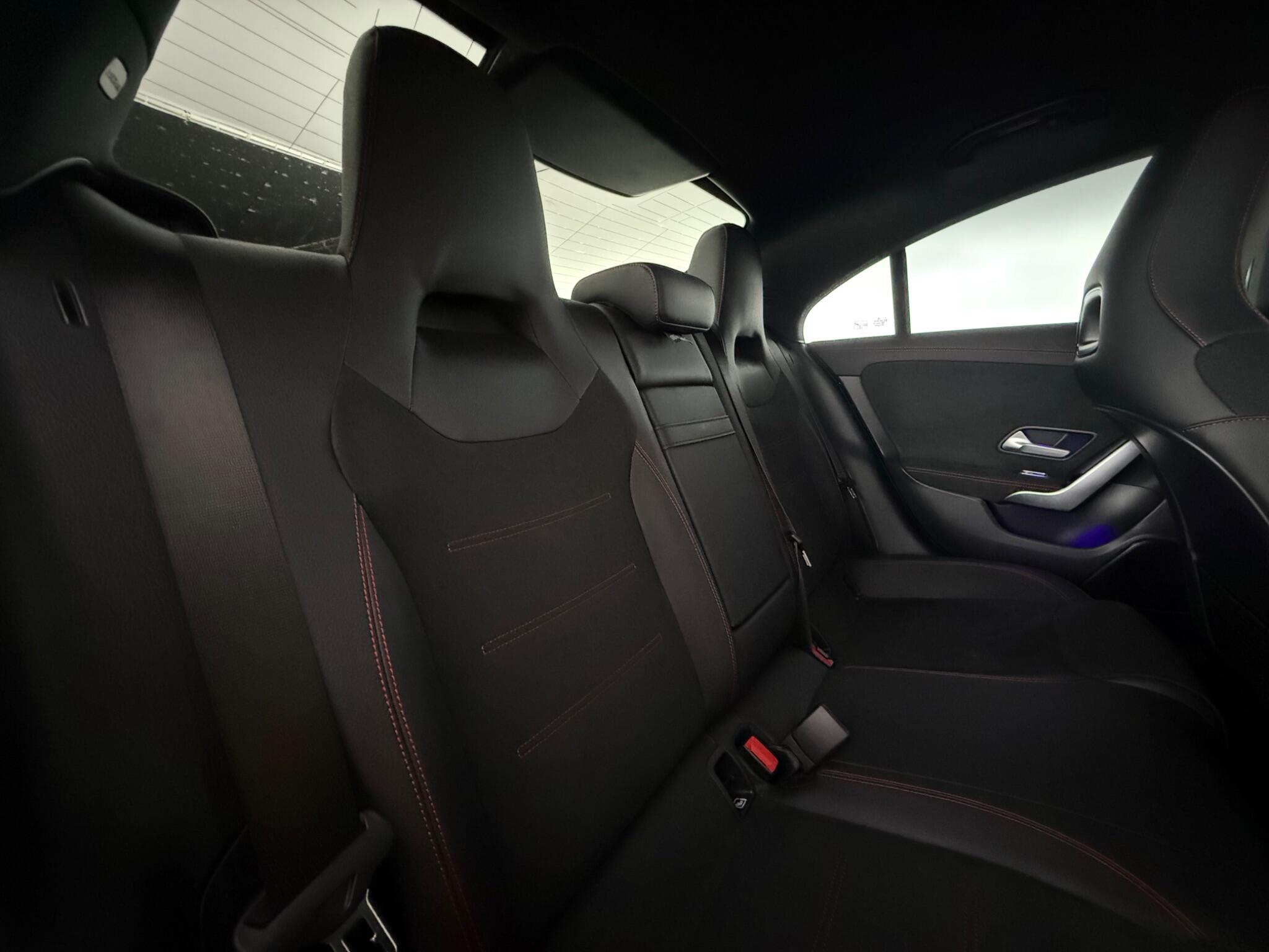 Mercedes-Benz Cla view 37