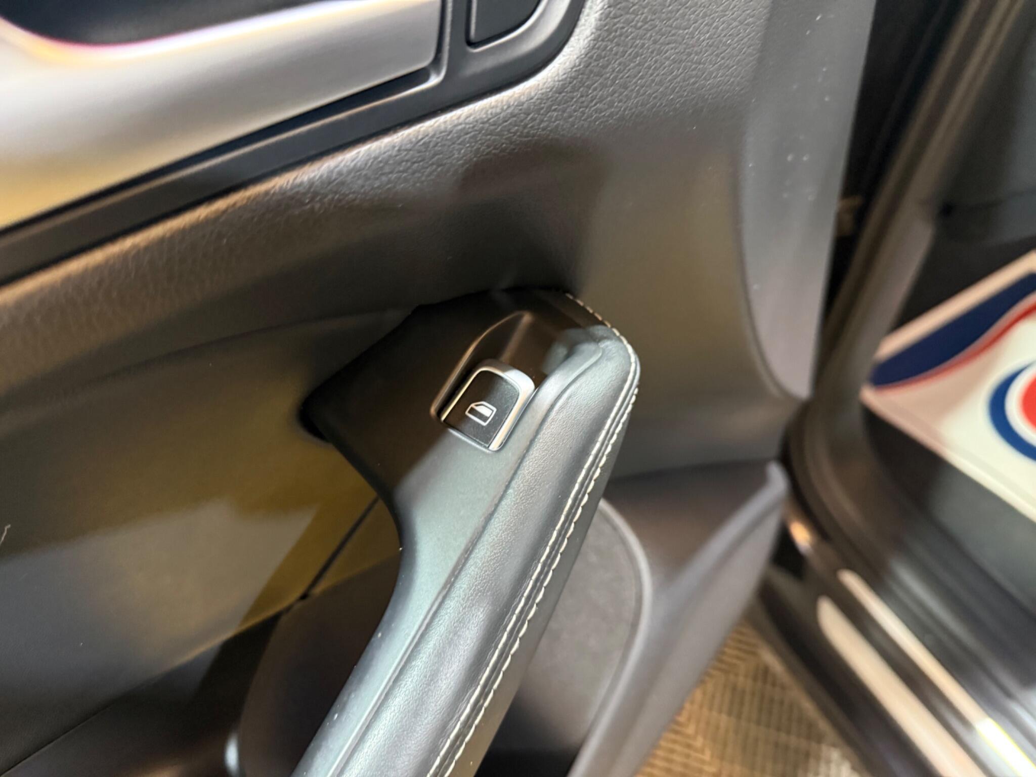 Audi SQ5 view 54