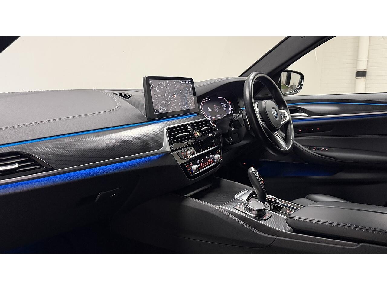 BMW 5 Series view 22