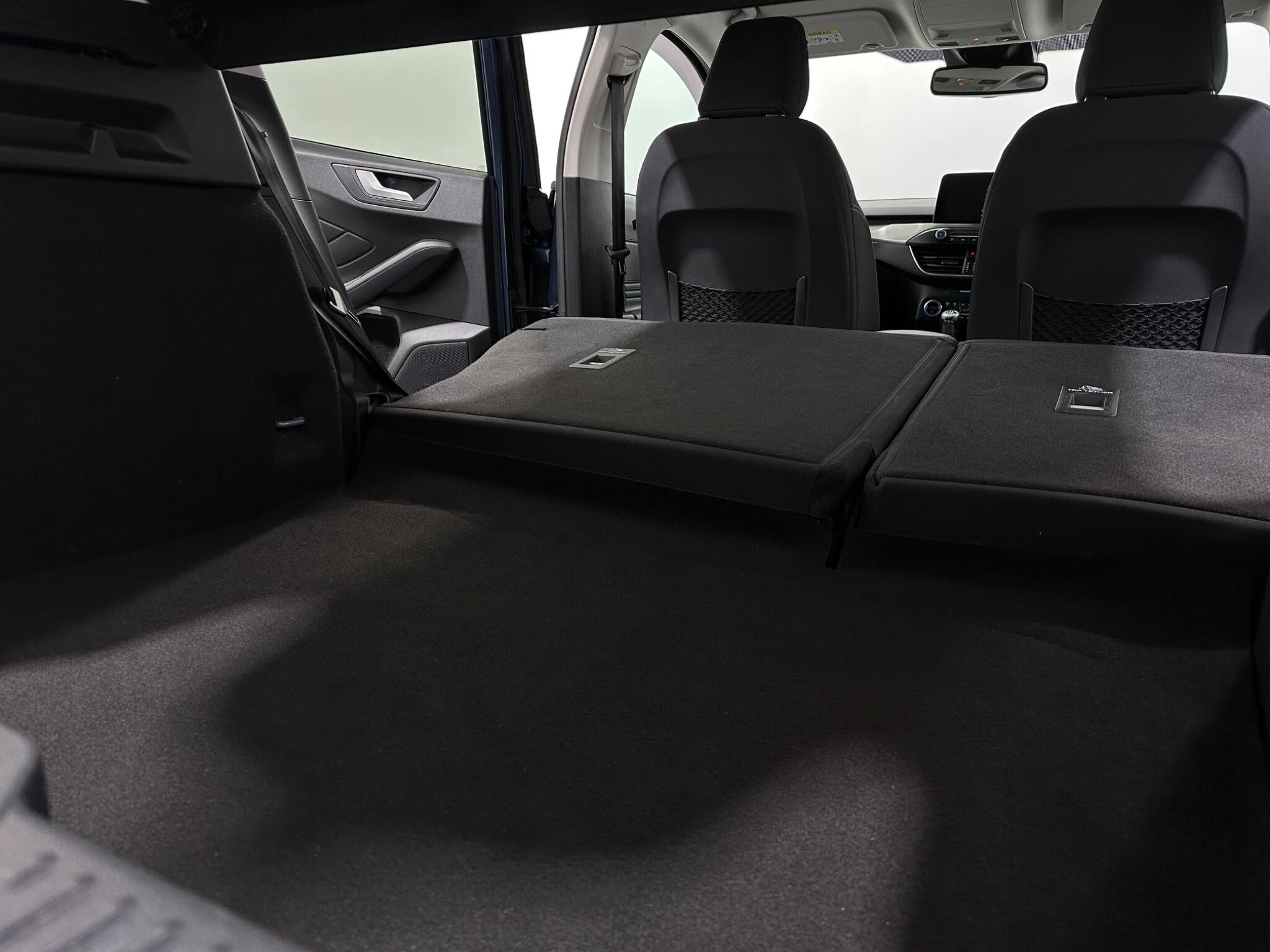 Ford Focus view 44