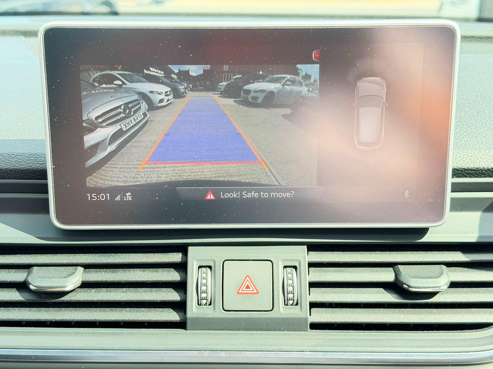 Audi Q5 view 25