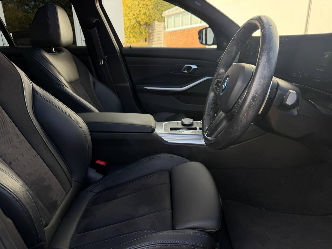BMW 3 Series view 11