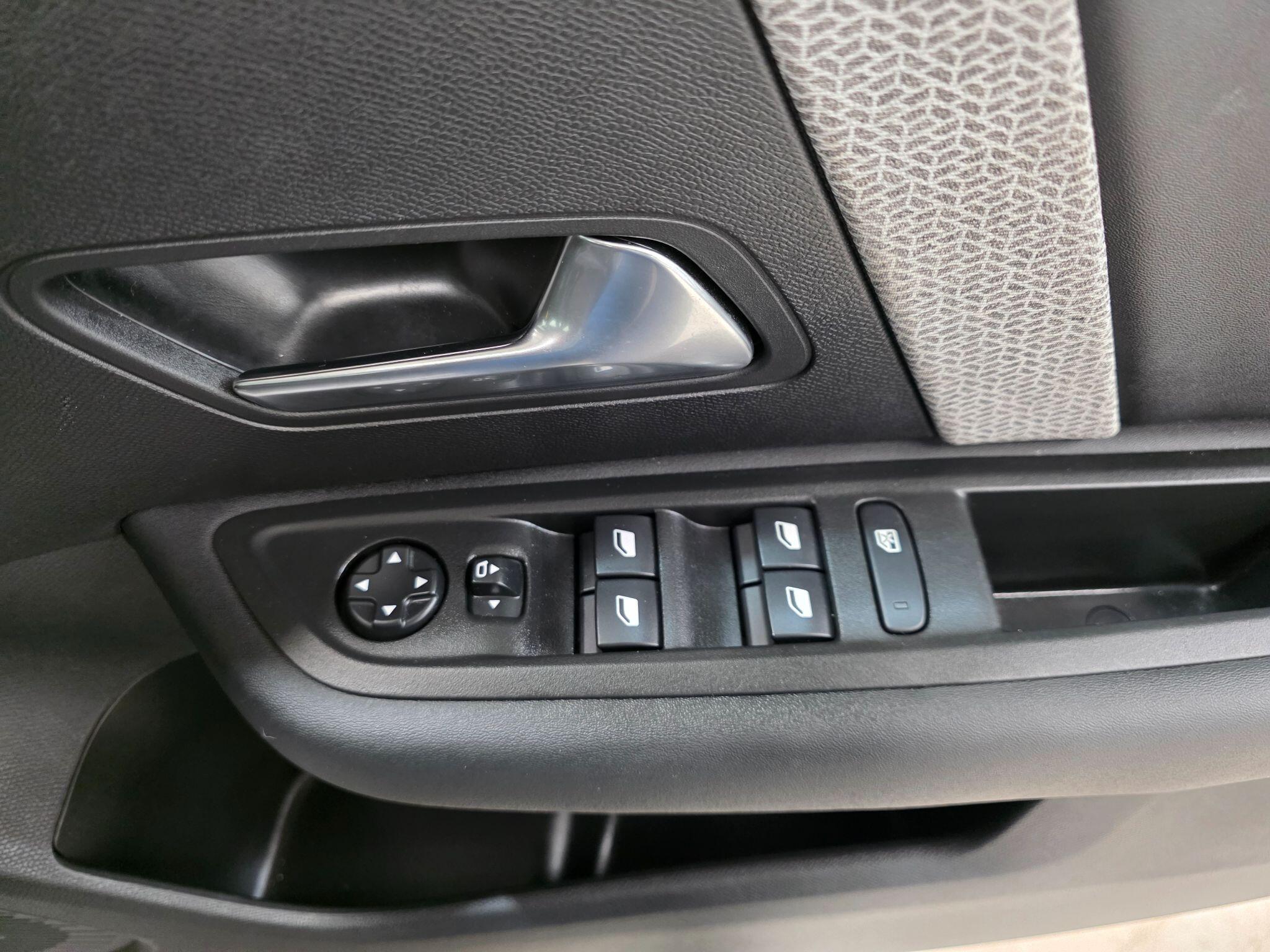 Citroen C4 view 14