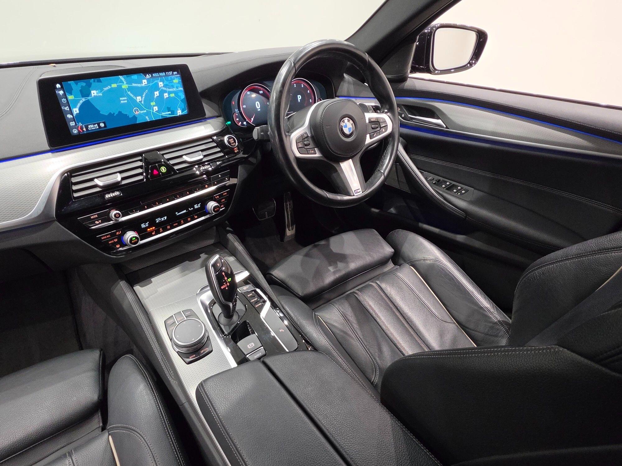 BMW 5 Series view 85