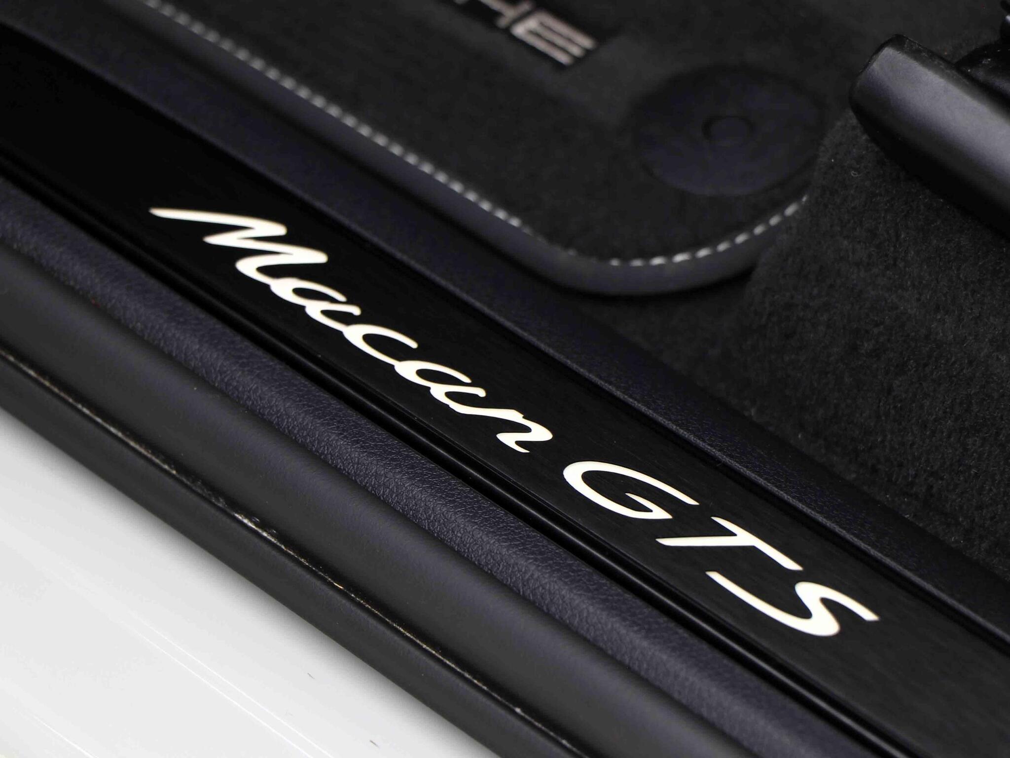 Porsche Macan view 33
