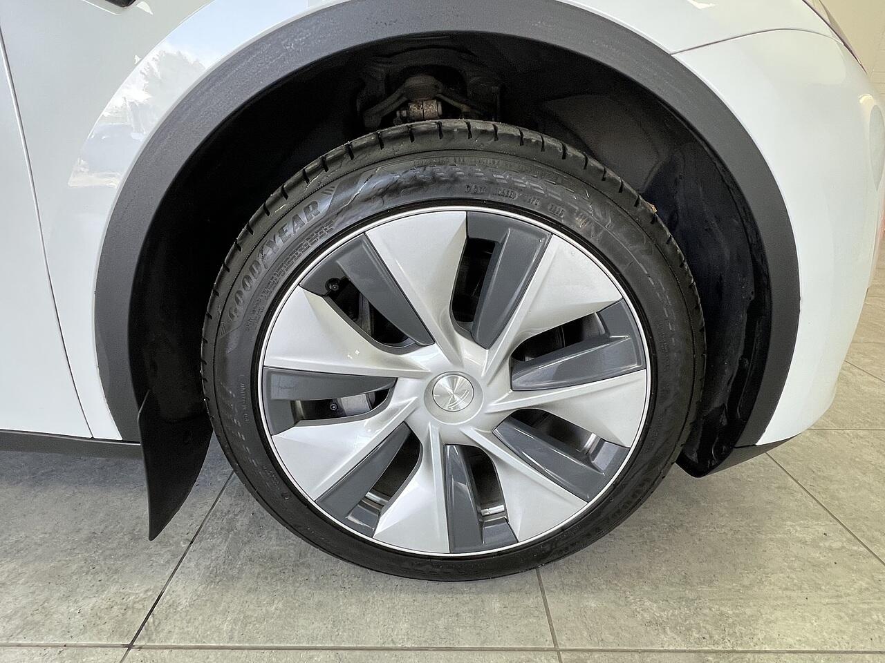 Tesla Model Y view 23