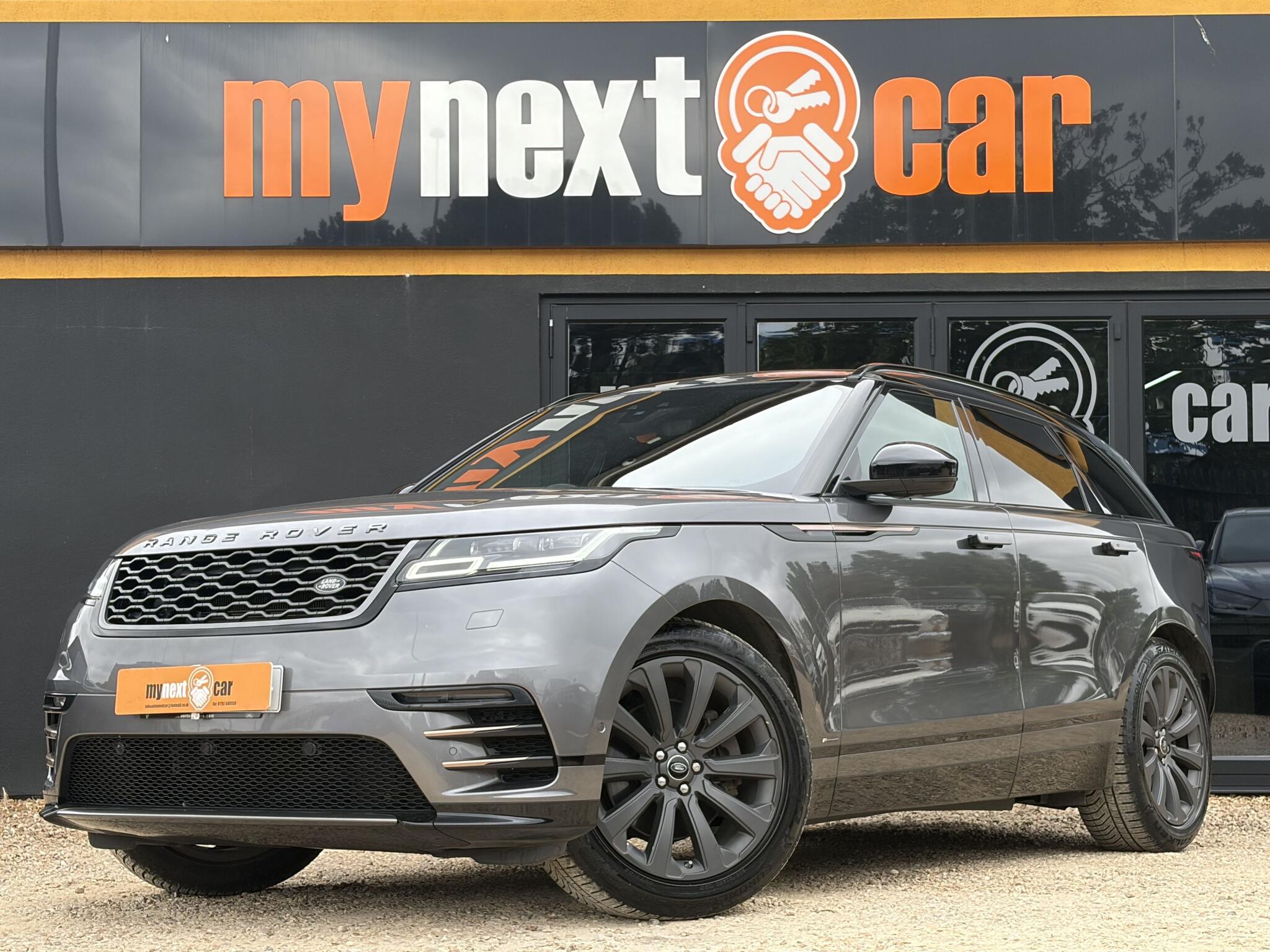 Land Rover Range Rover Velar view 4