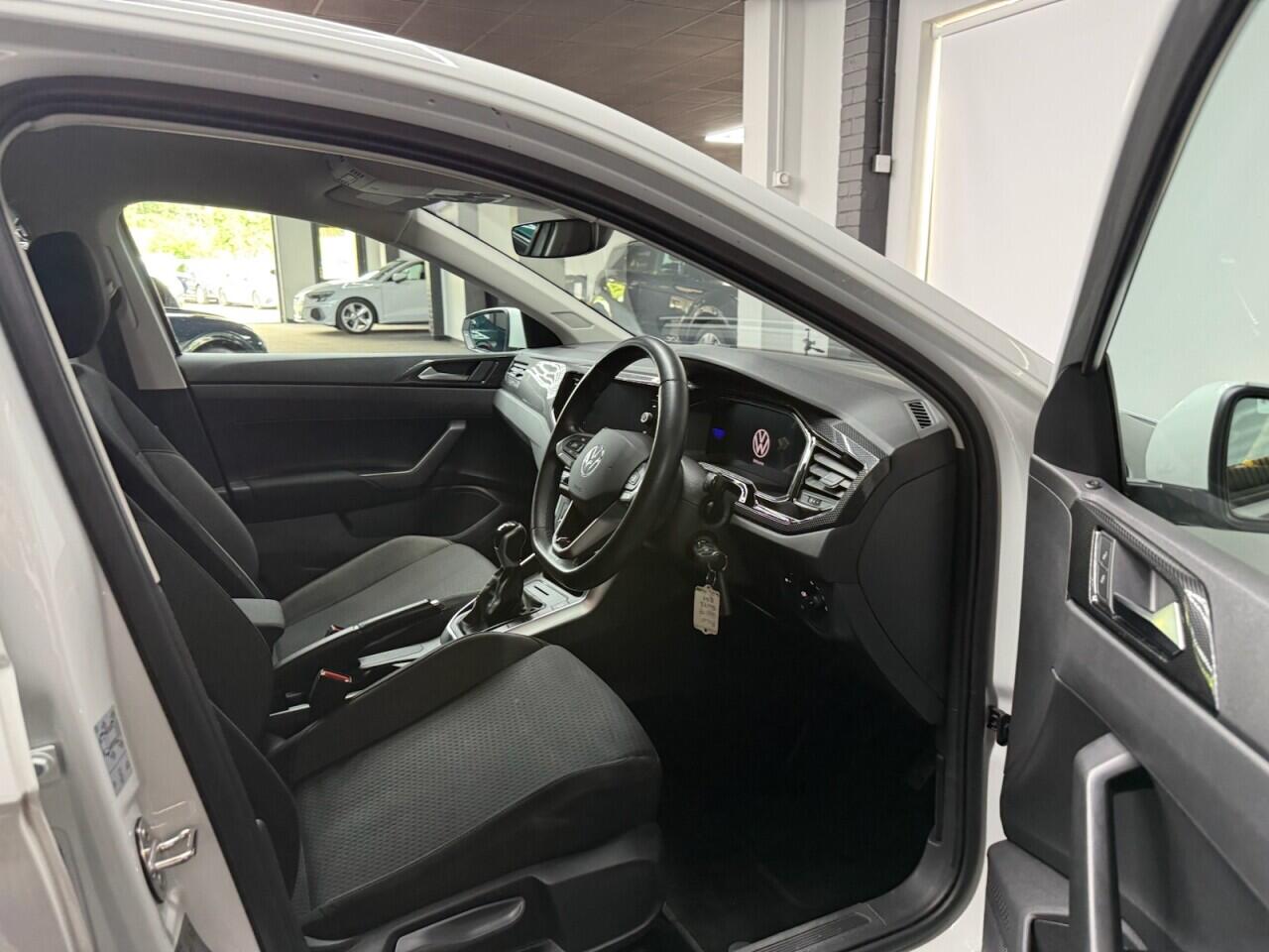 Volkswagen Polo view 32