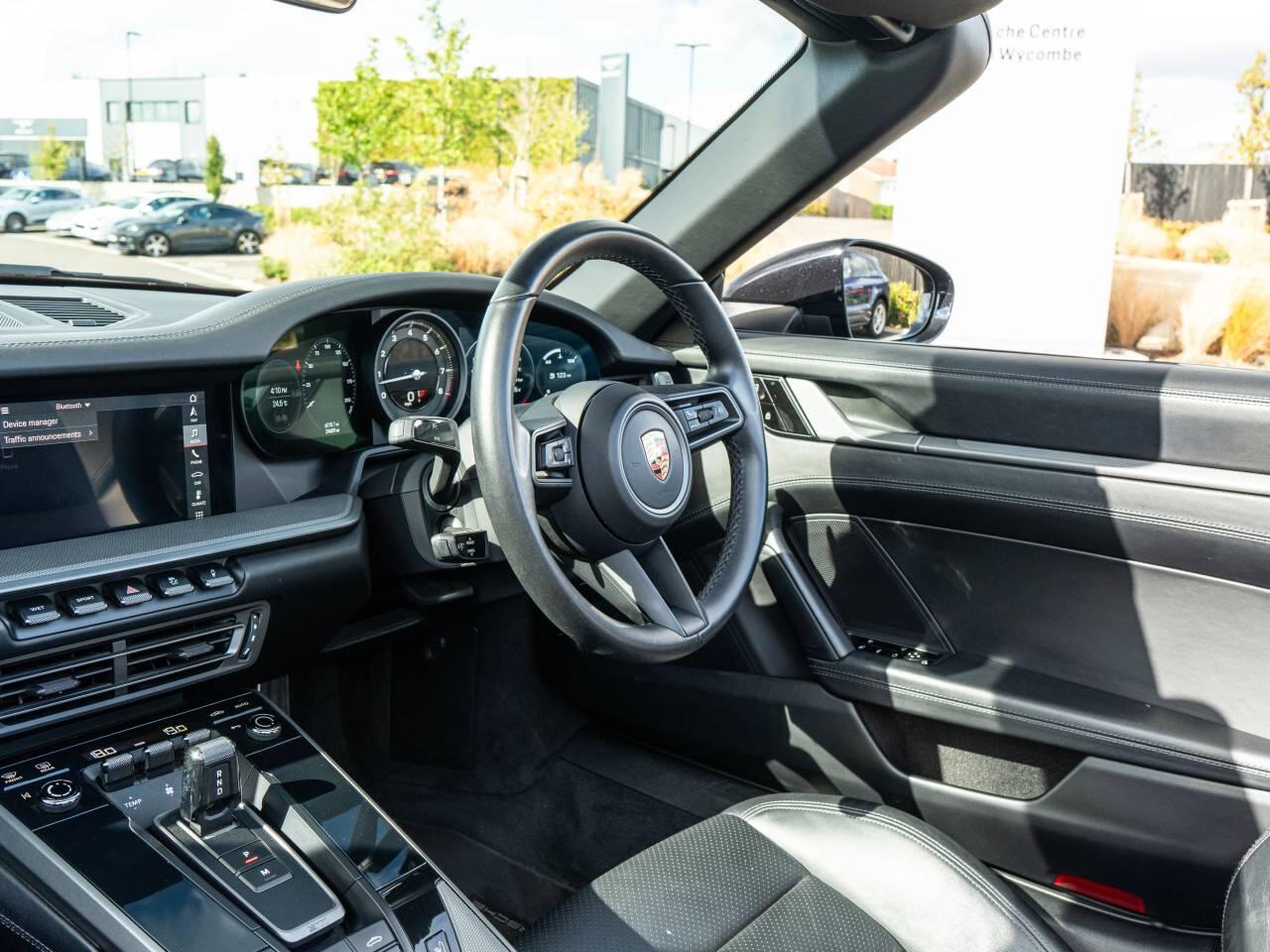 Porsche 911 view 28