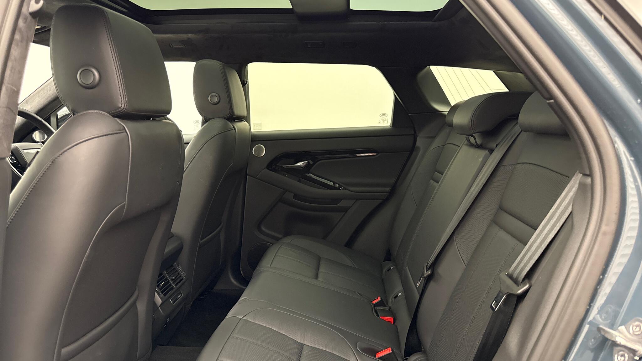 Land Rover Range Rover Evoque view 4