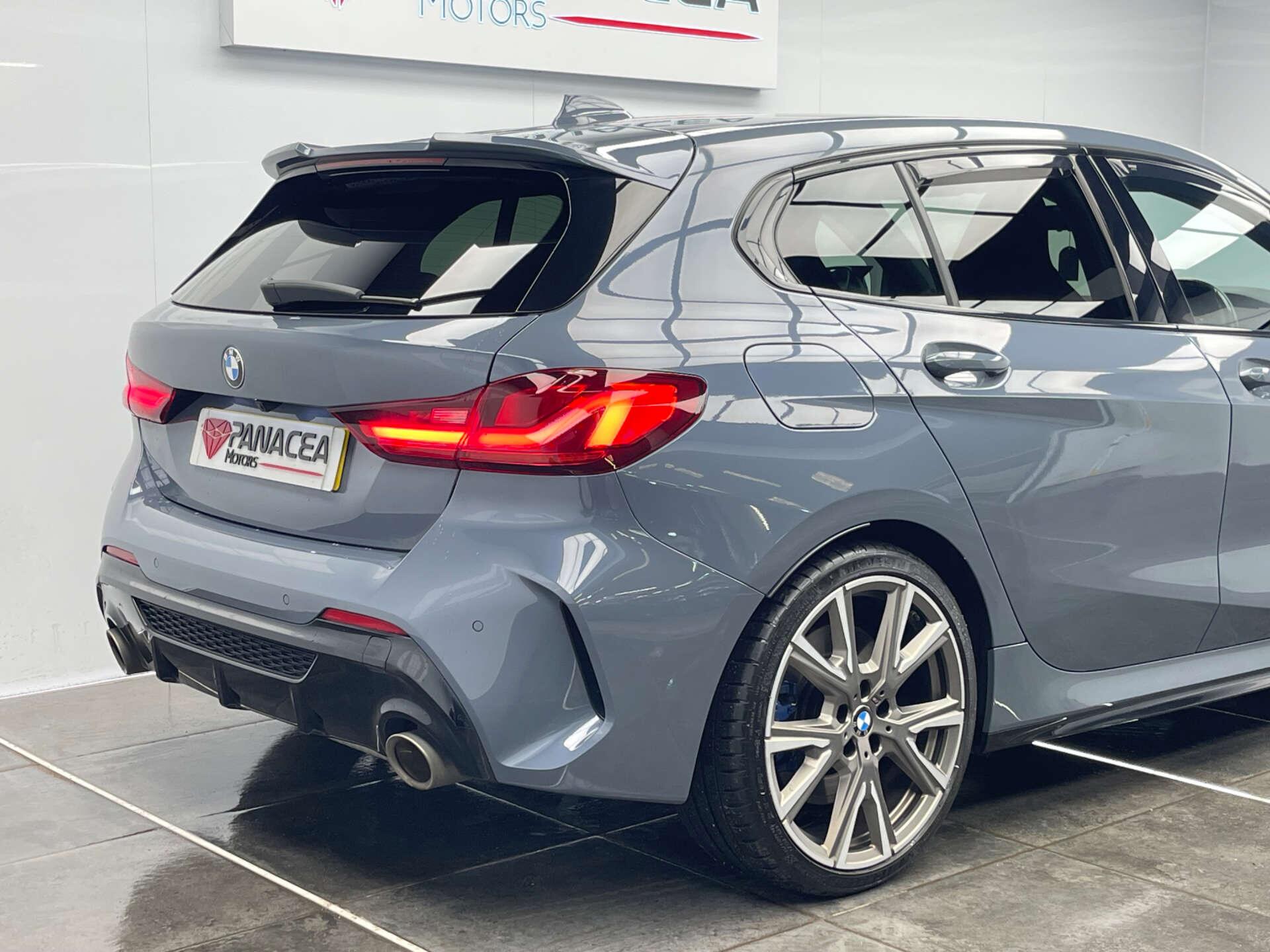 BMW 1 Series view 9