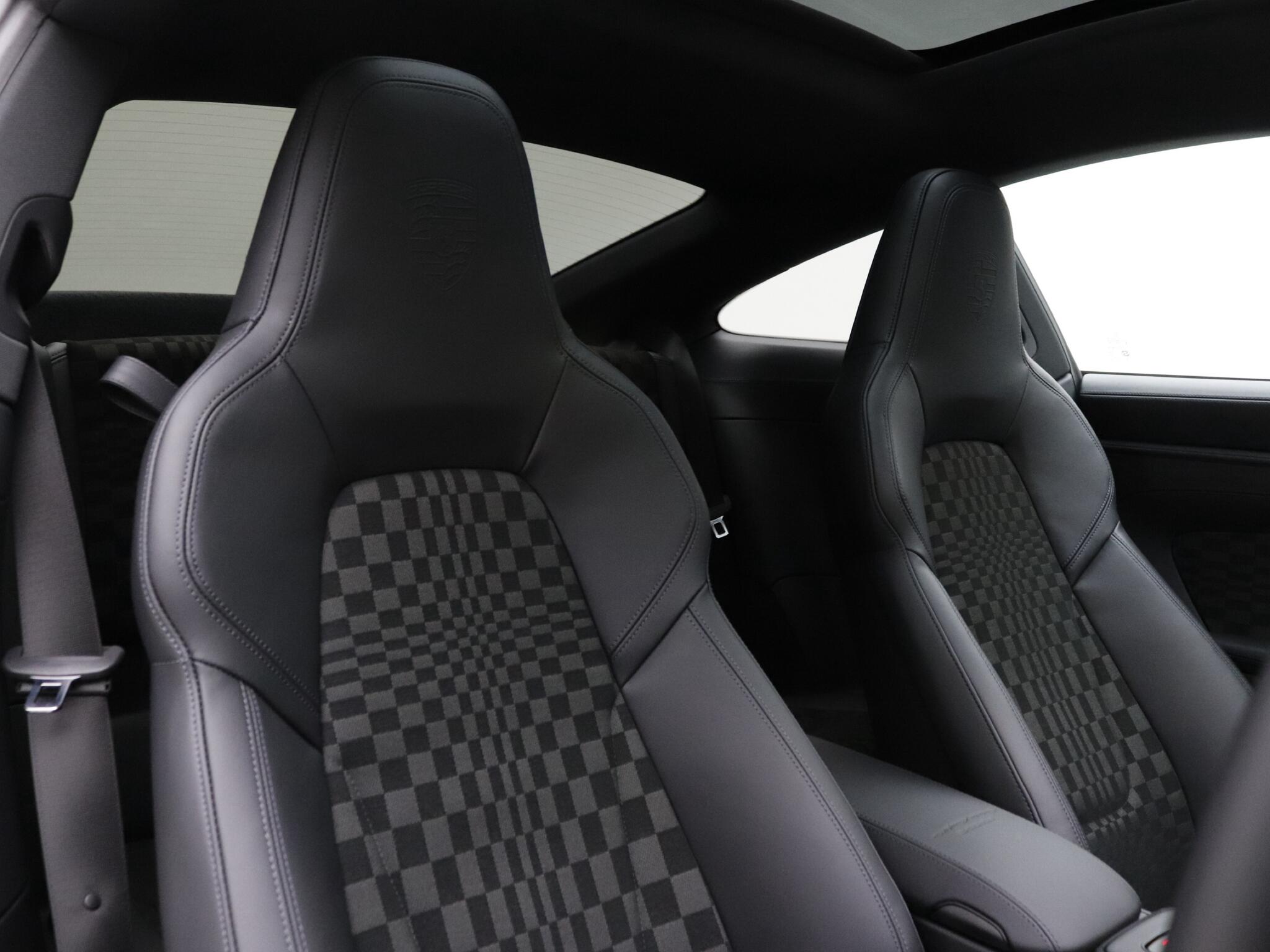 Porsche 911 view 27