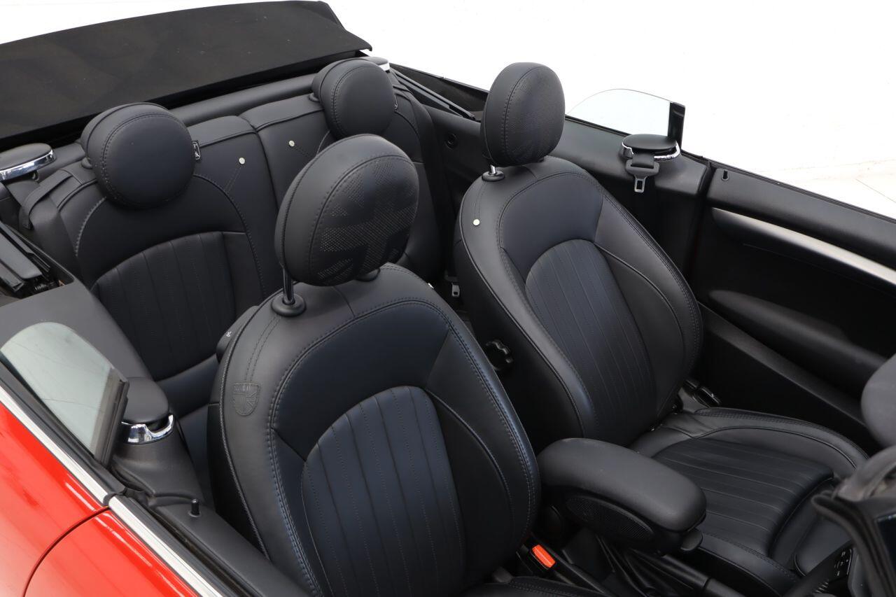 Mini Convertible view 8