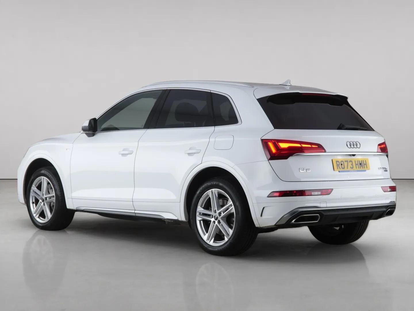 Audi Q5 view 8
